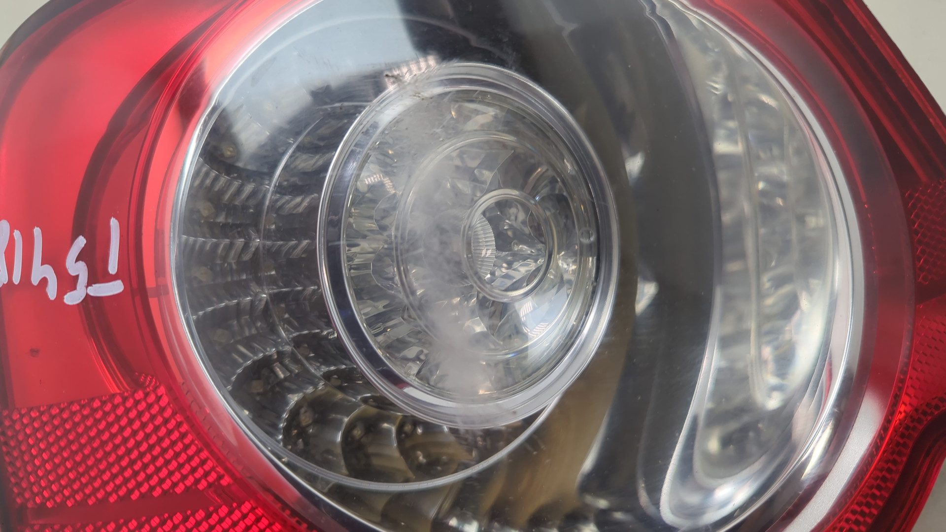 Фонарь задний левый