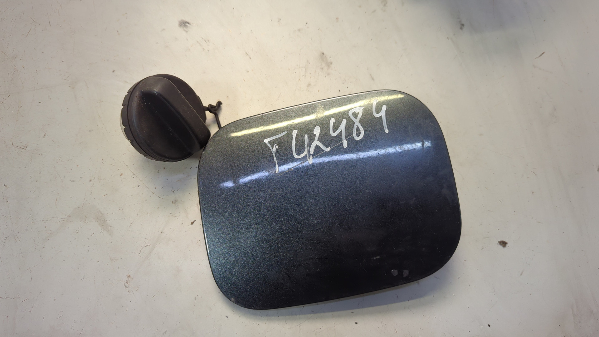 Лючок бензобака