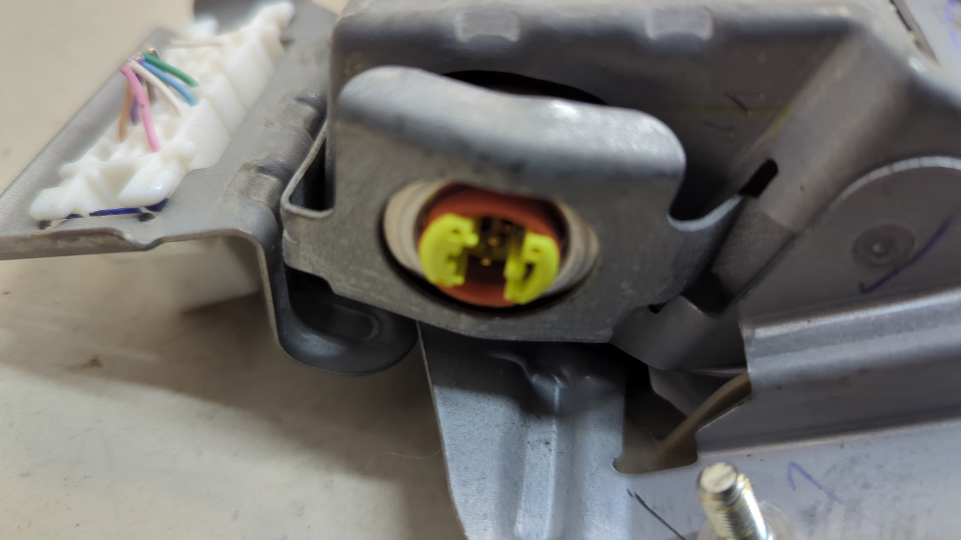 Подушка безопасности нижняя (для колен)