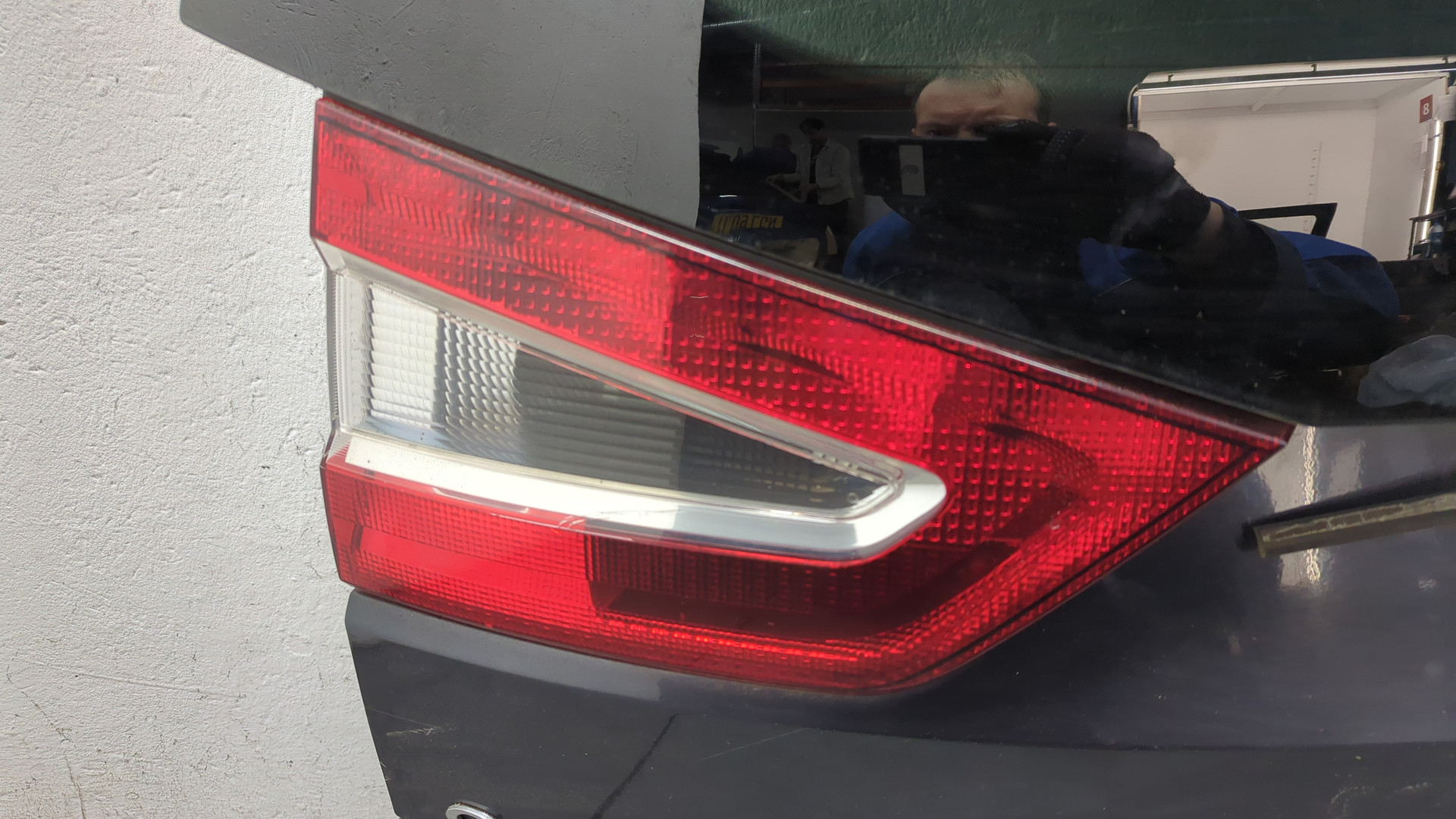 Дверь багажника