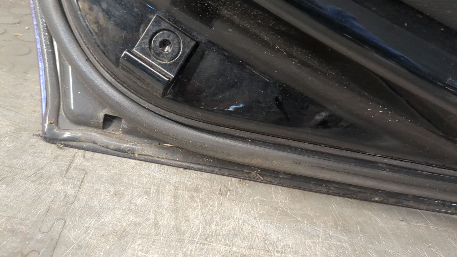 Дверь задняя левая