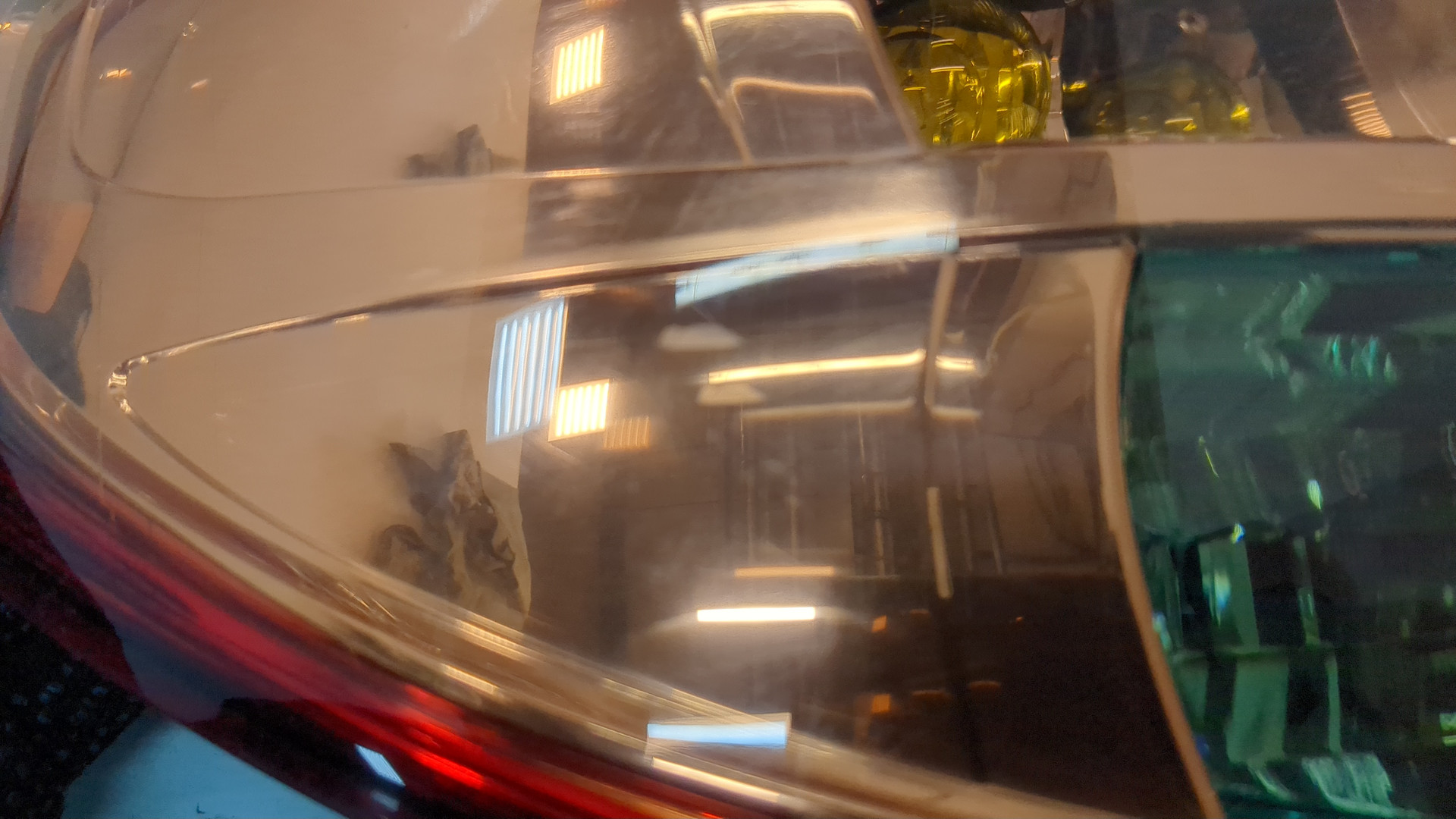 Фонарь задний левый