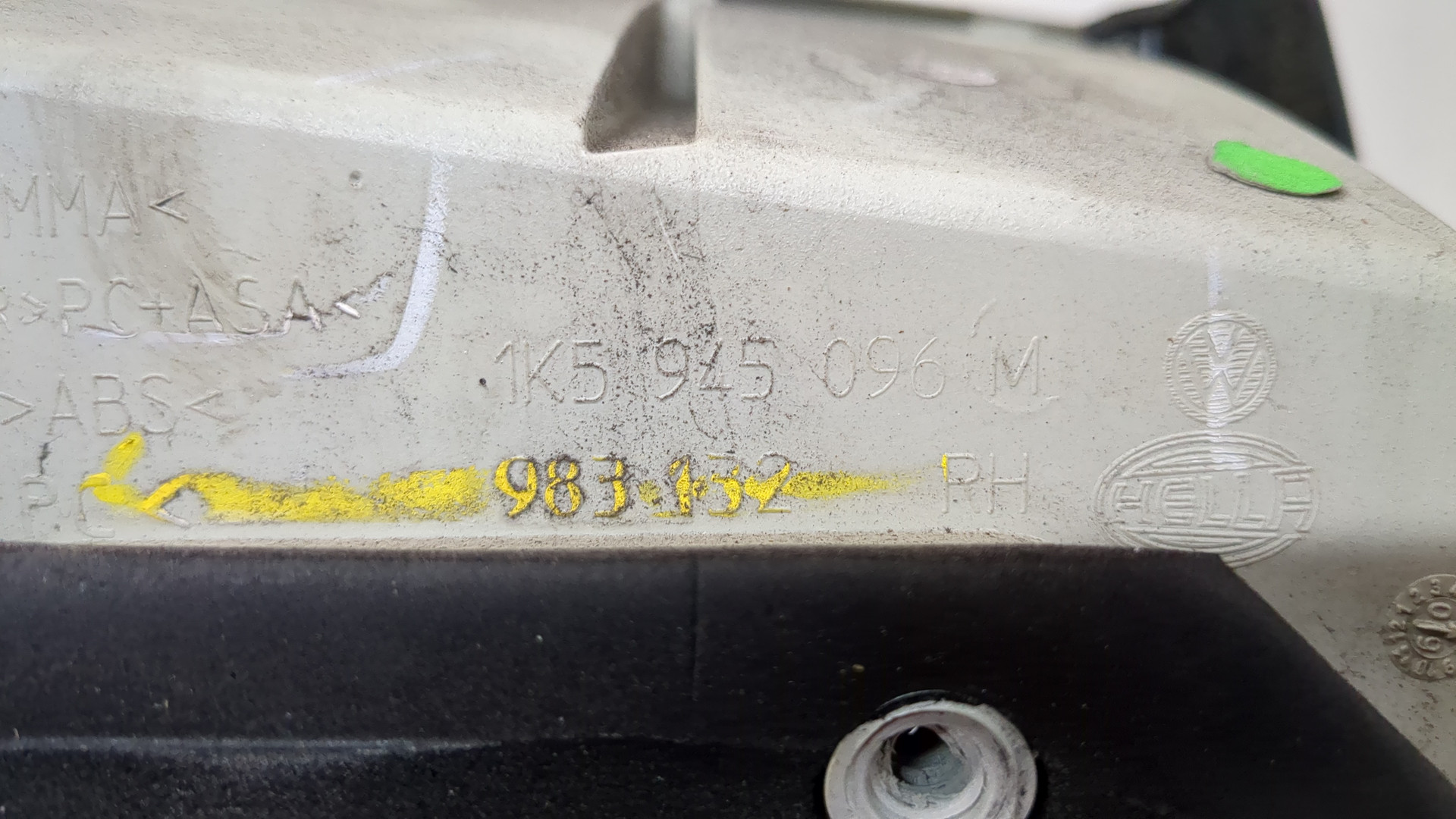 Фонарь задний правый