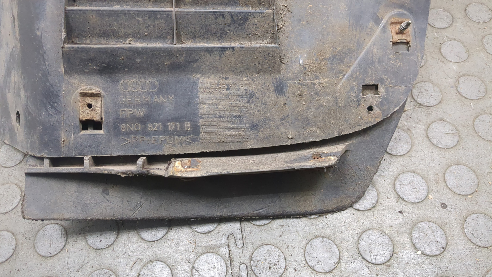 Локер передний левый