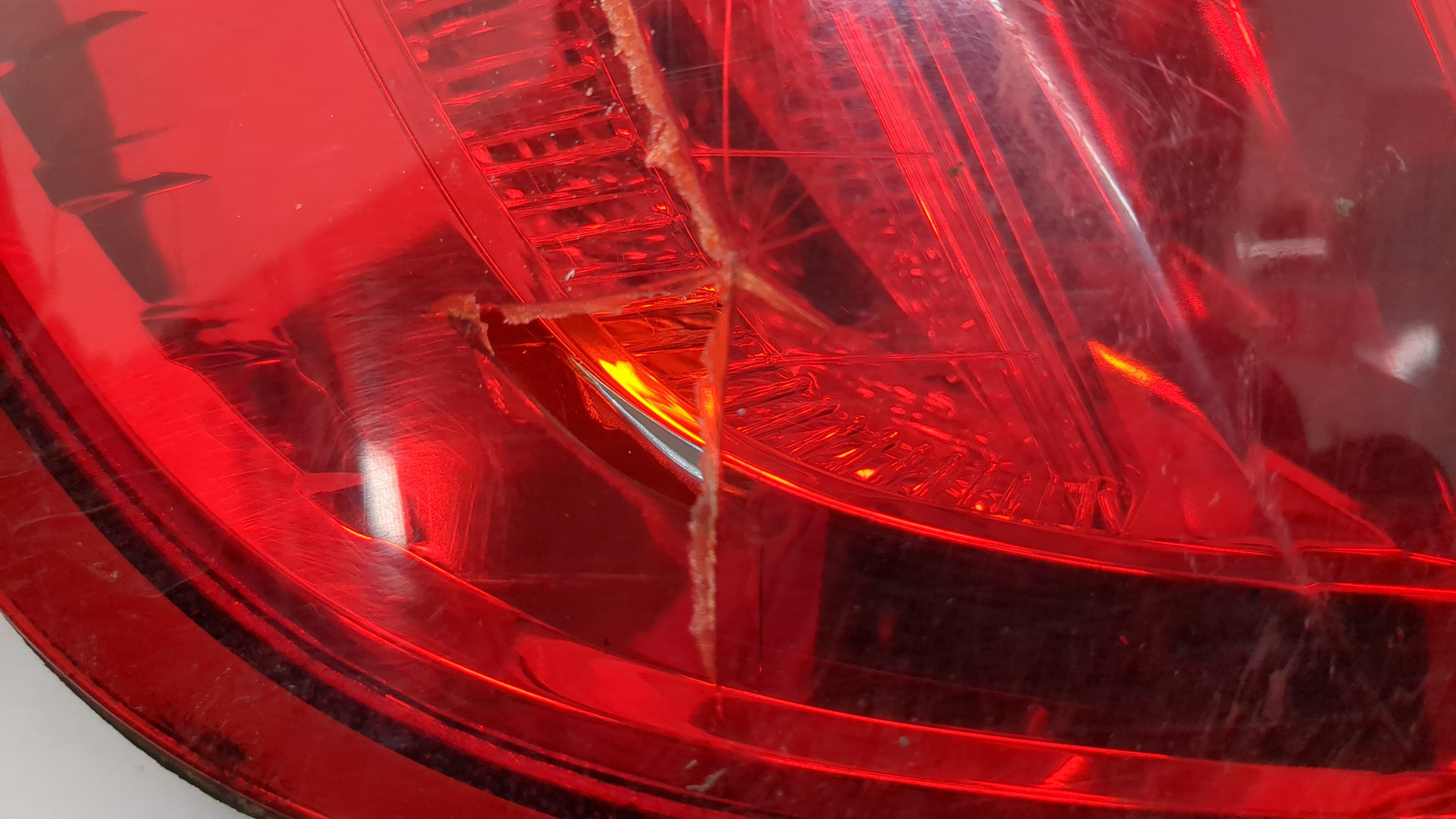 Фонарь задний левый