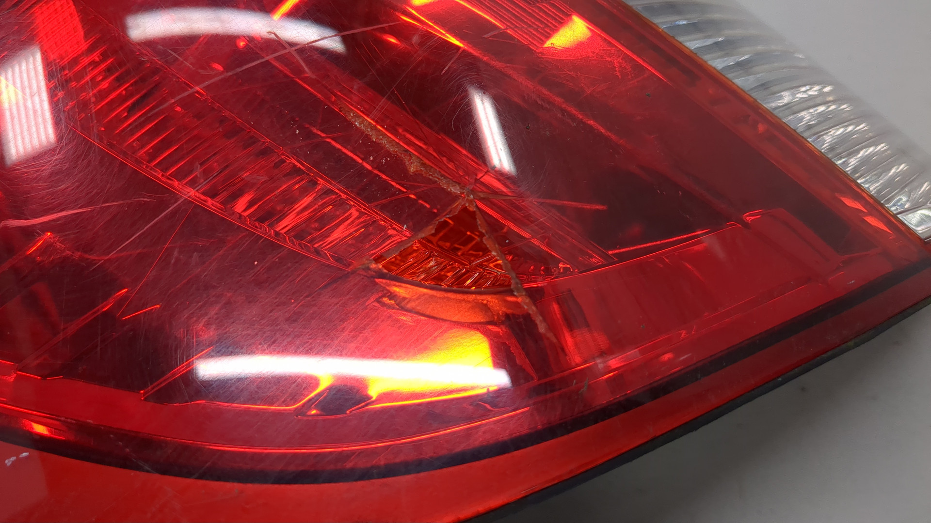 Фонарь задний левый