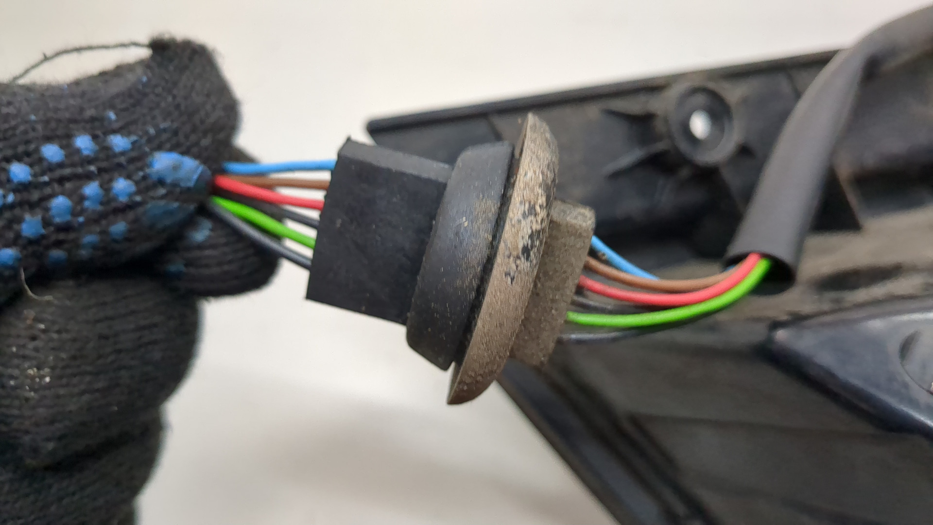 Фонарь задний левый