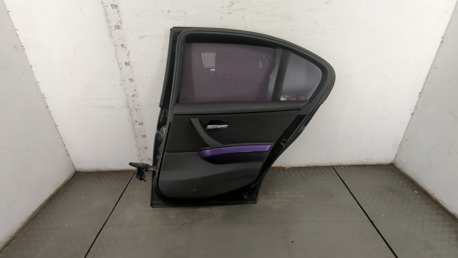 Дверь задняя правая