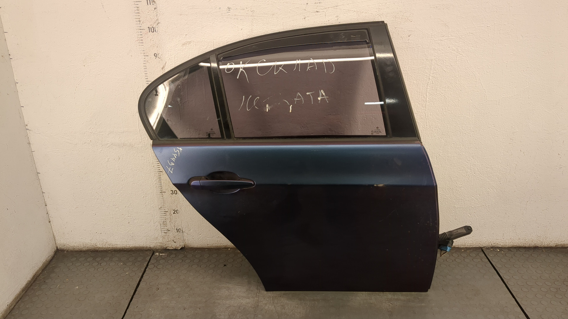 Дверь задняя правая