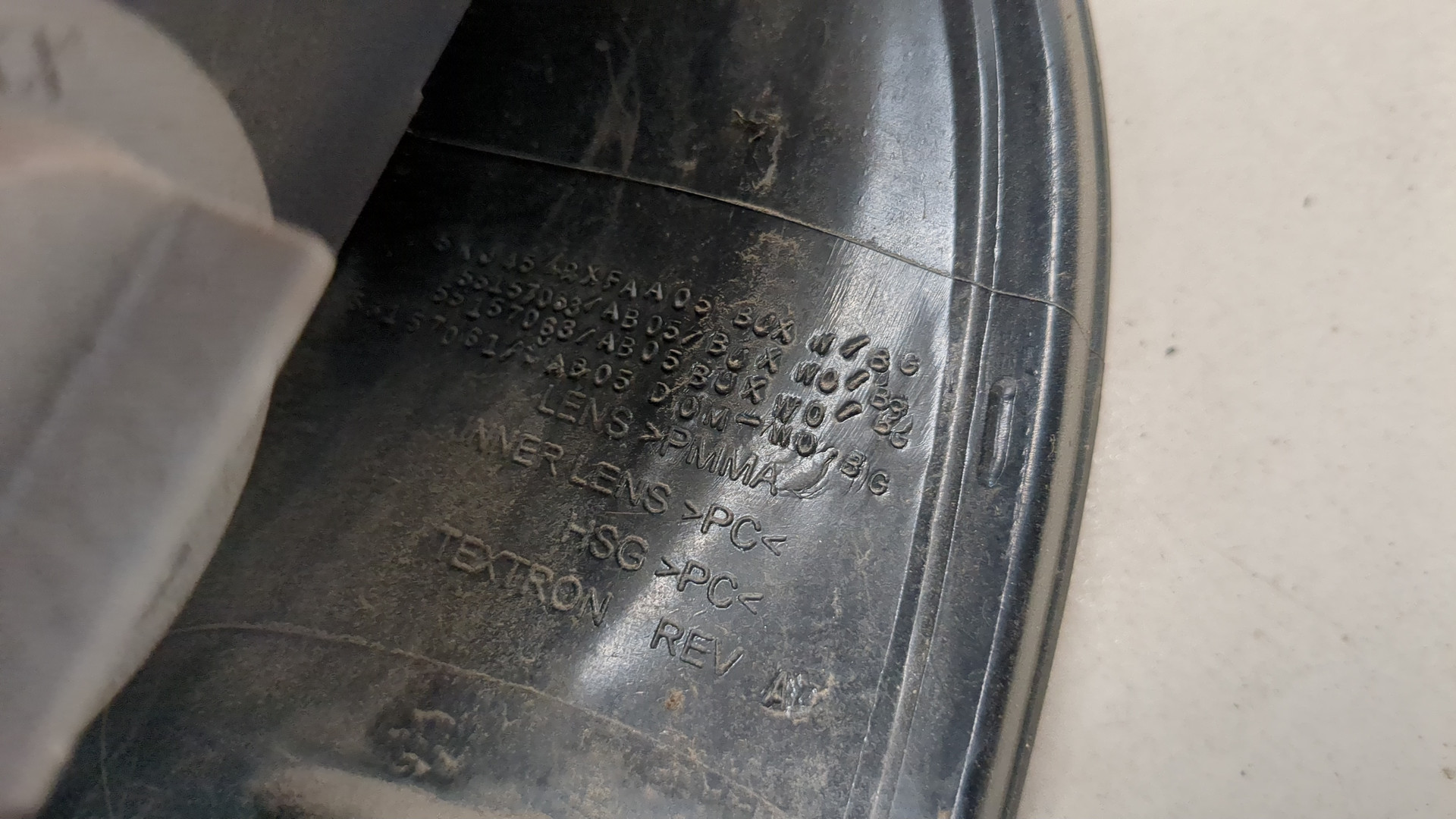 Фонарь задний левый