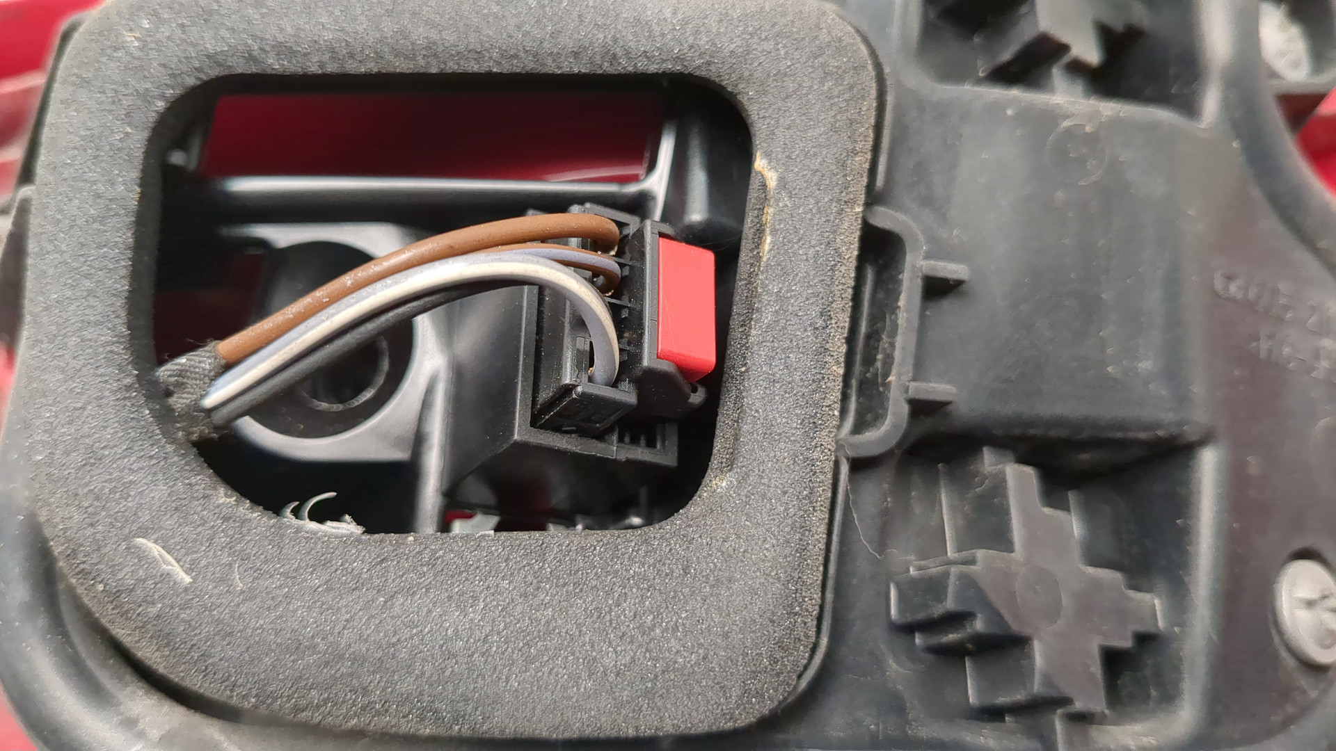 Фонарь задний левый