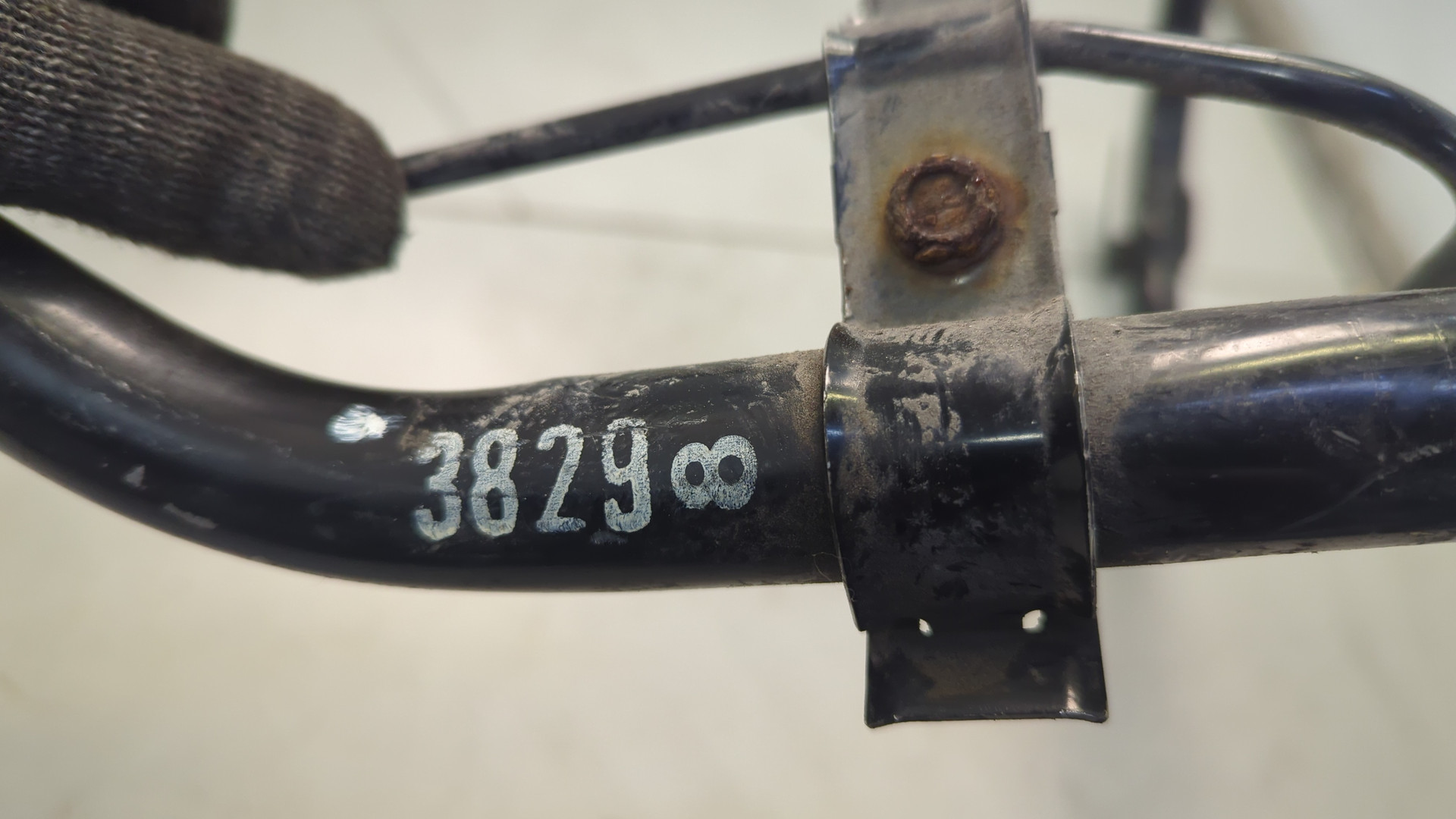 Горловина топливного бака