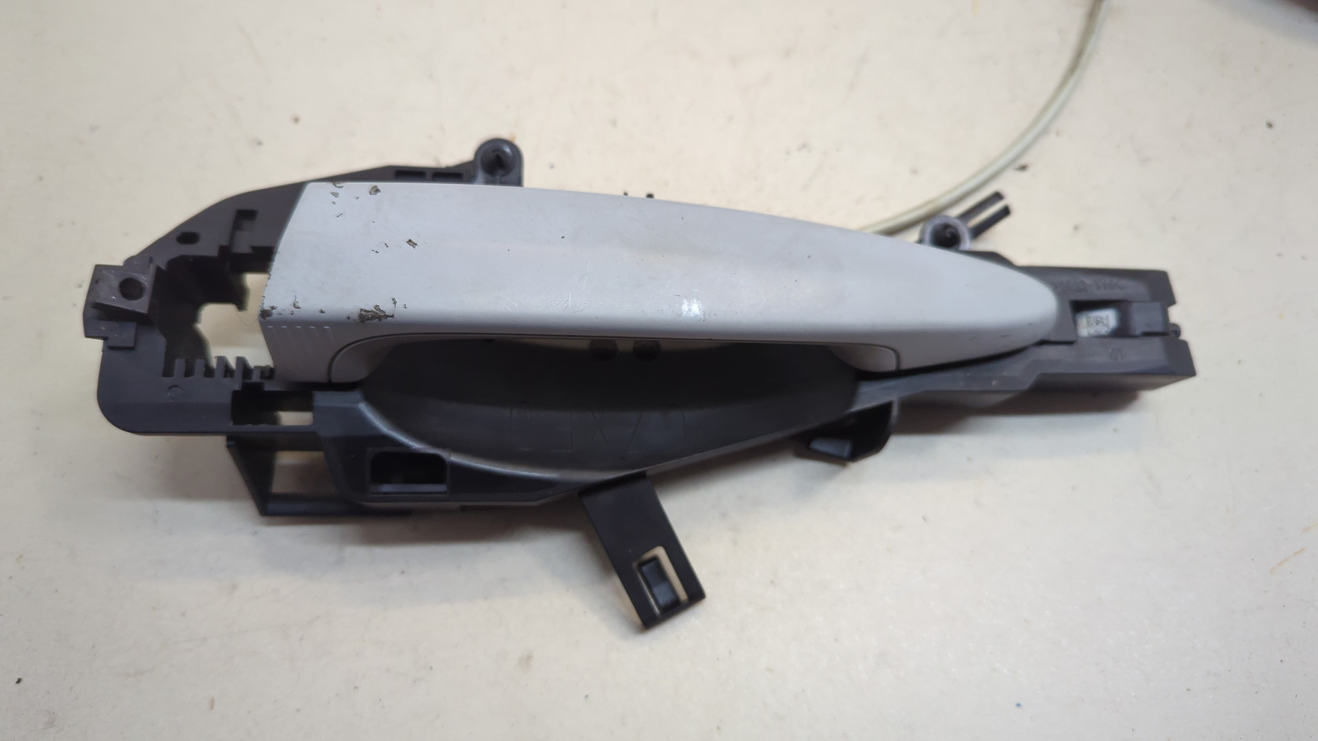 Замок двери передней левой