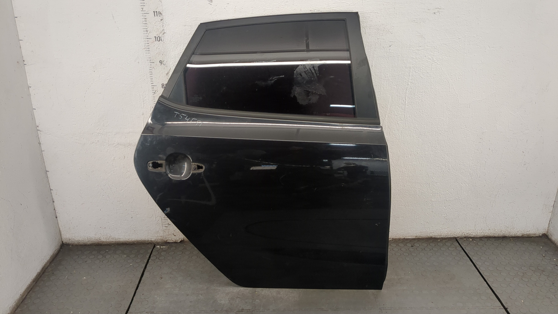 Дверь задняя правая