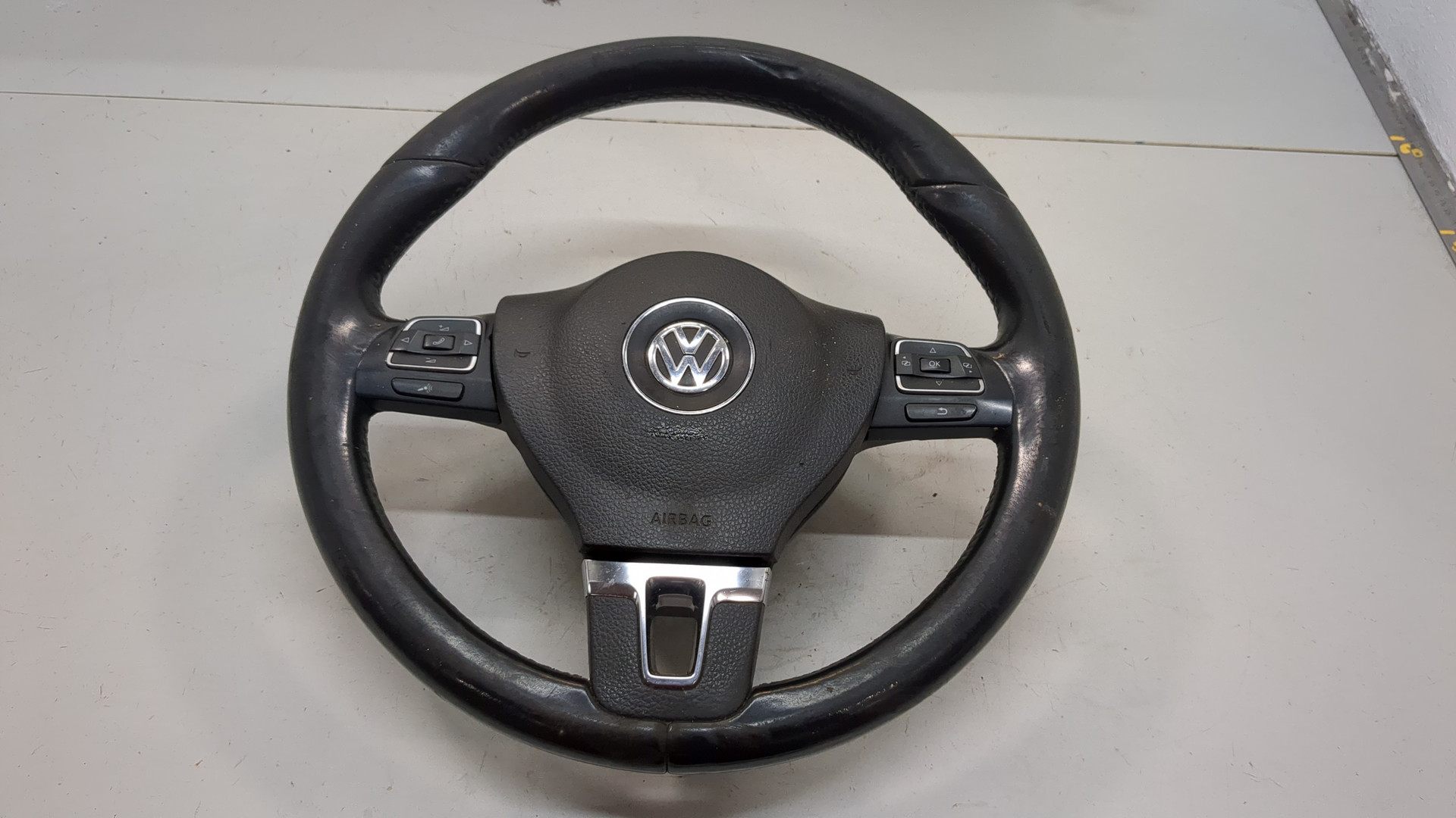 Рулевое колесо (руль)