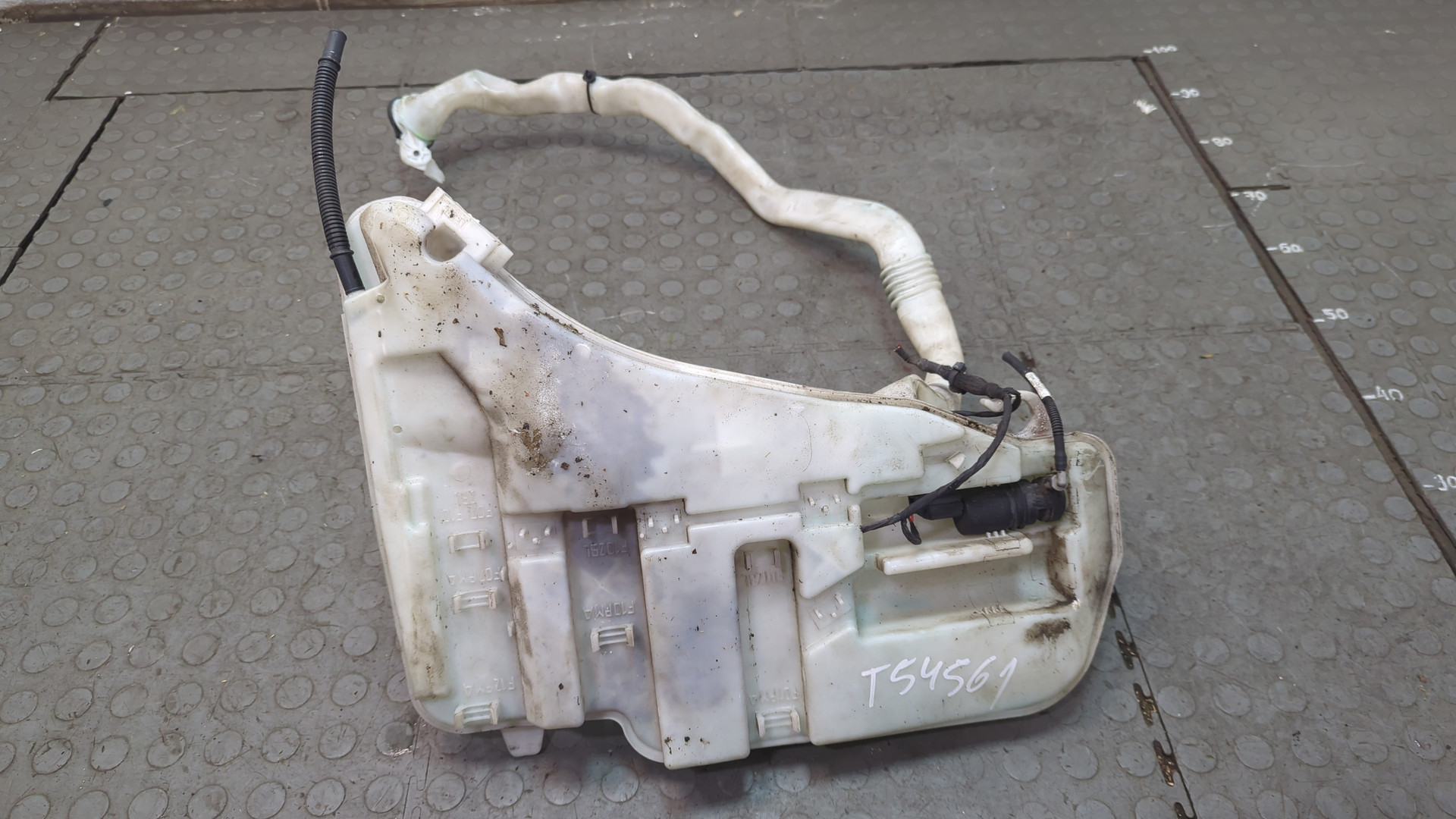 Бачок омывателя лобового стекла