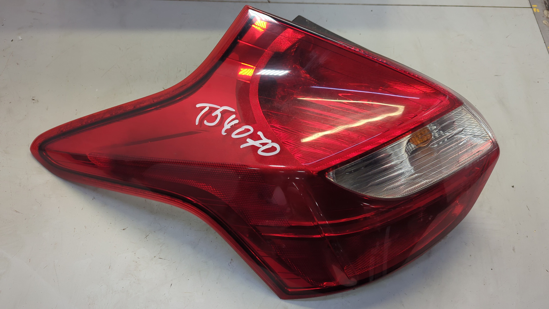 Фонарь задний левый