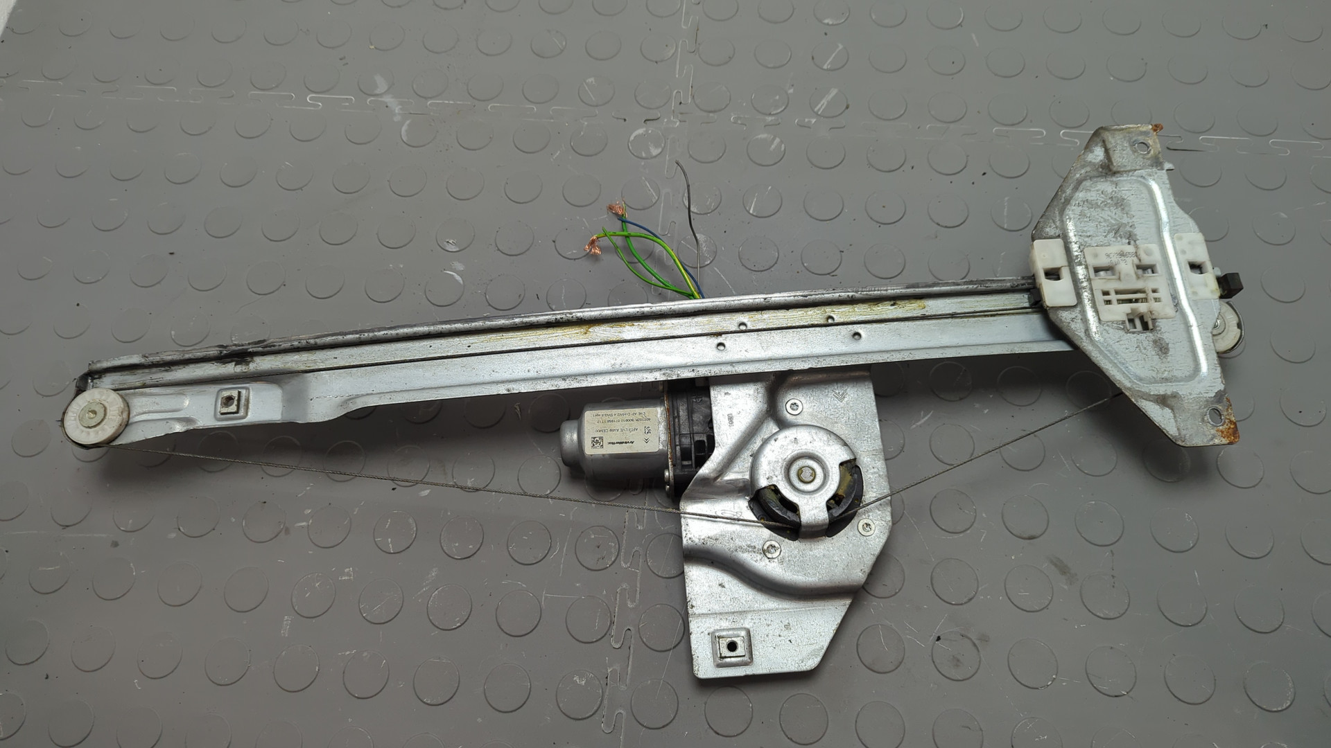 Стеклоподъемник электр. передний правый