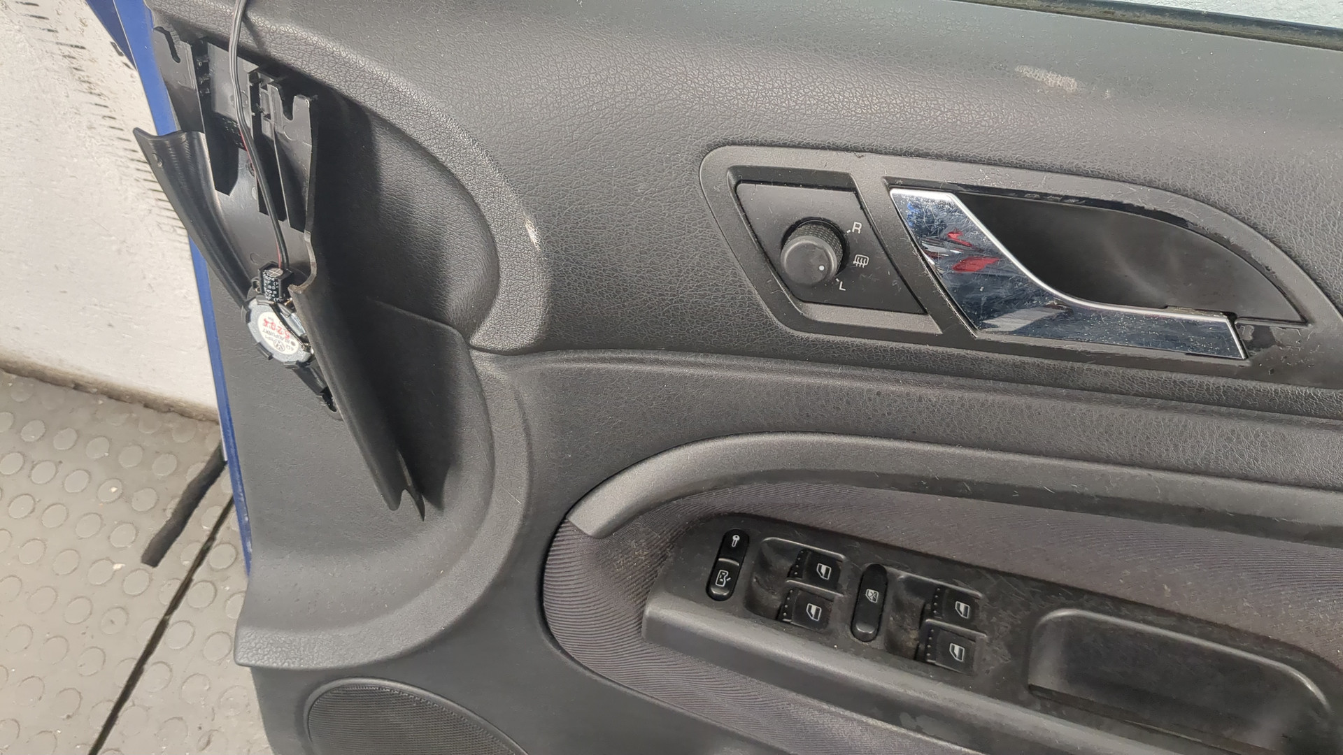 Дверь передняя правая