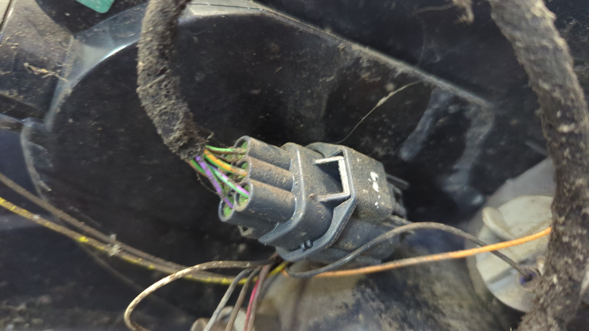 Фонарь задний правый