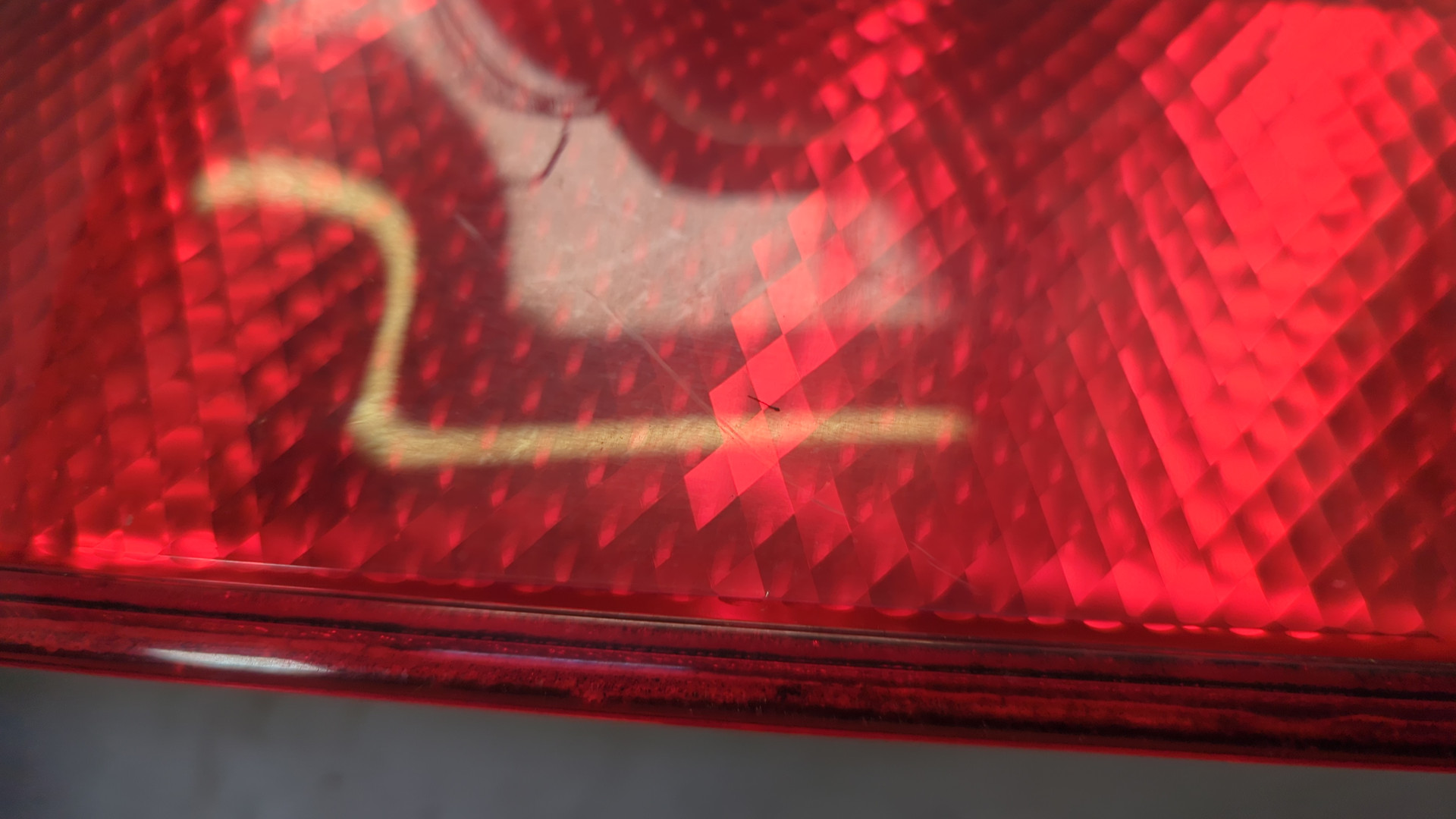 Фонарь задний левый