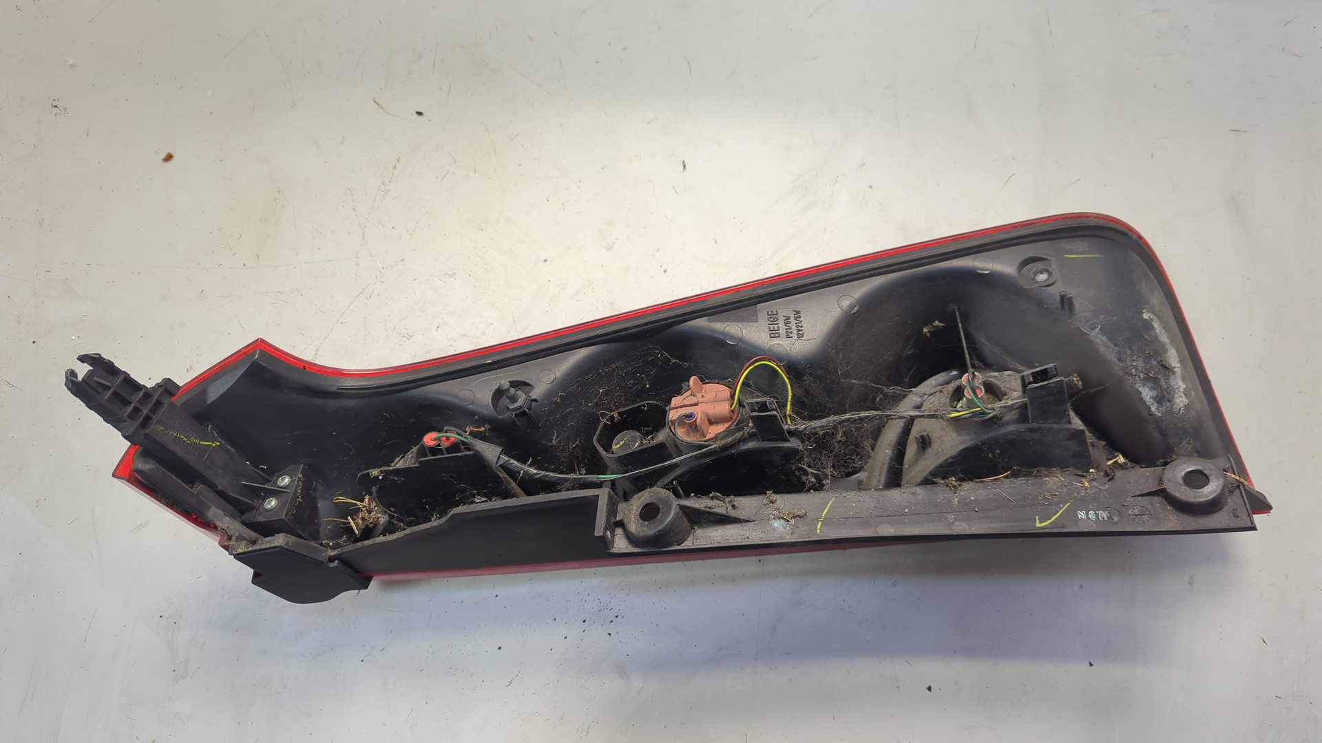 Фонарь задний левый