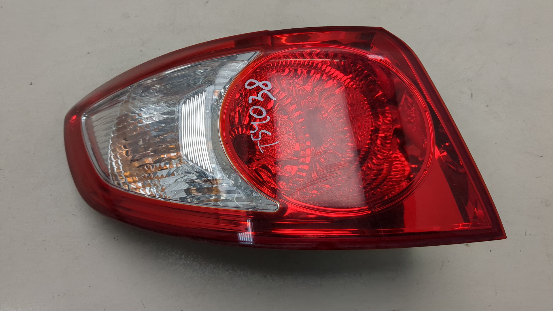 Фонарь задний левый