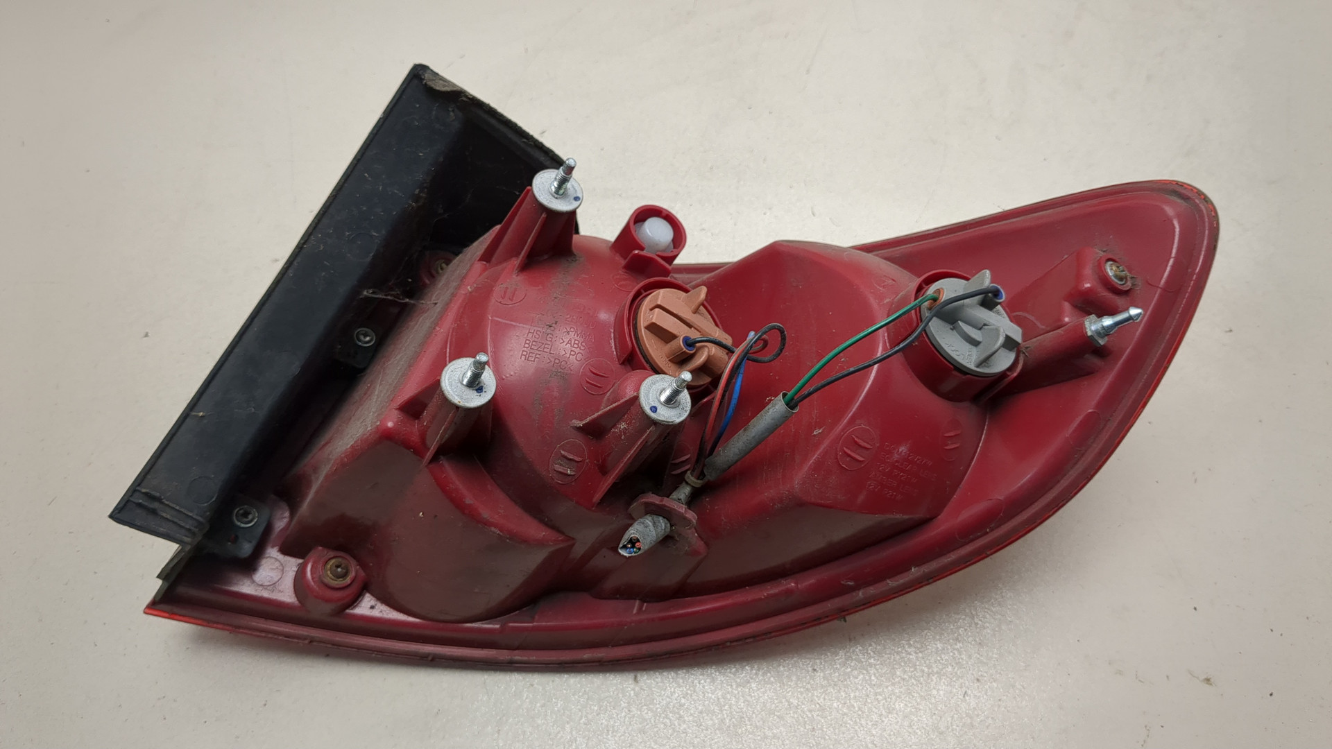 Фонарь задний левый