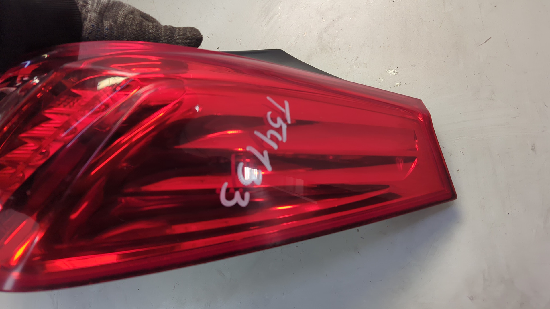 Фонарь задний правый