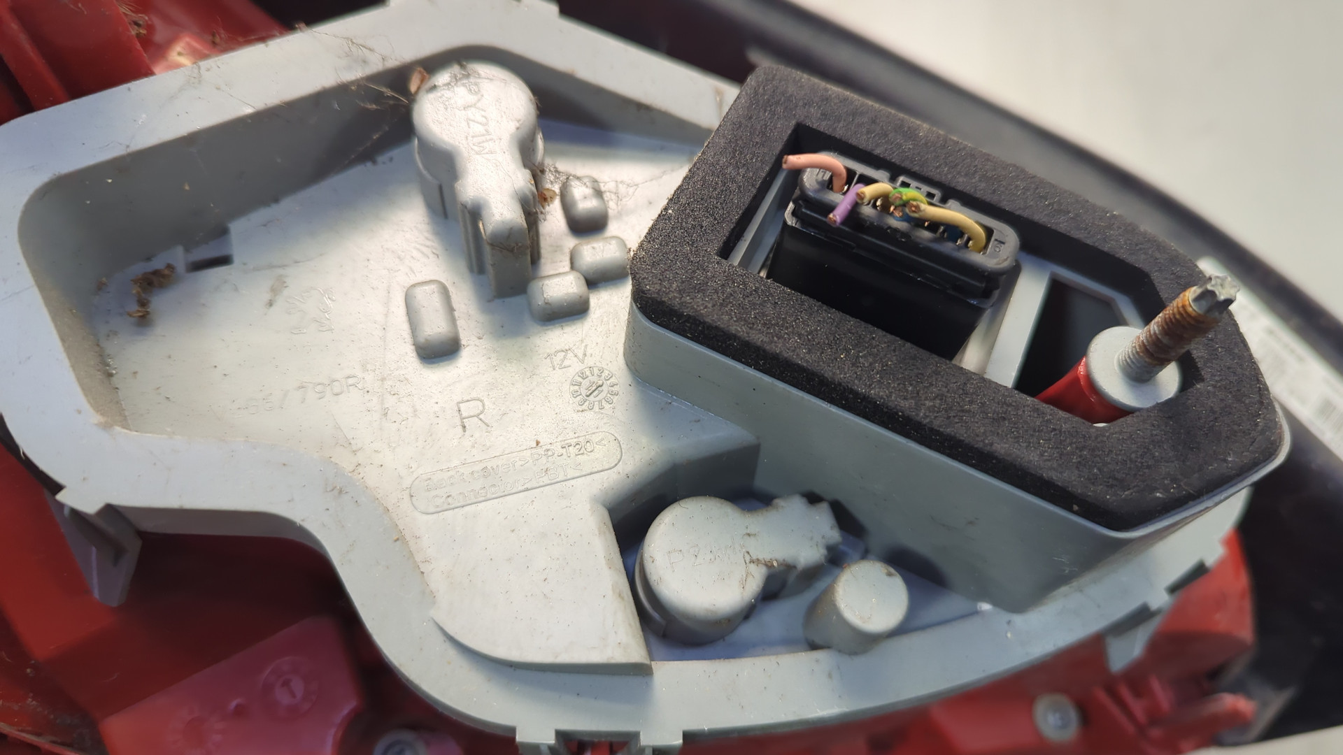 Фонарь задний правый