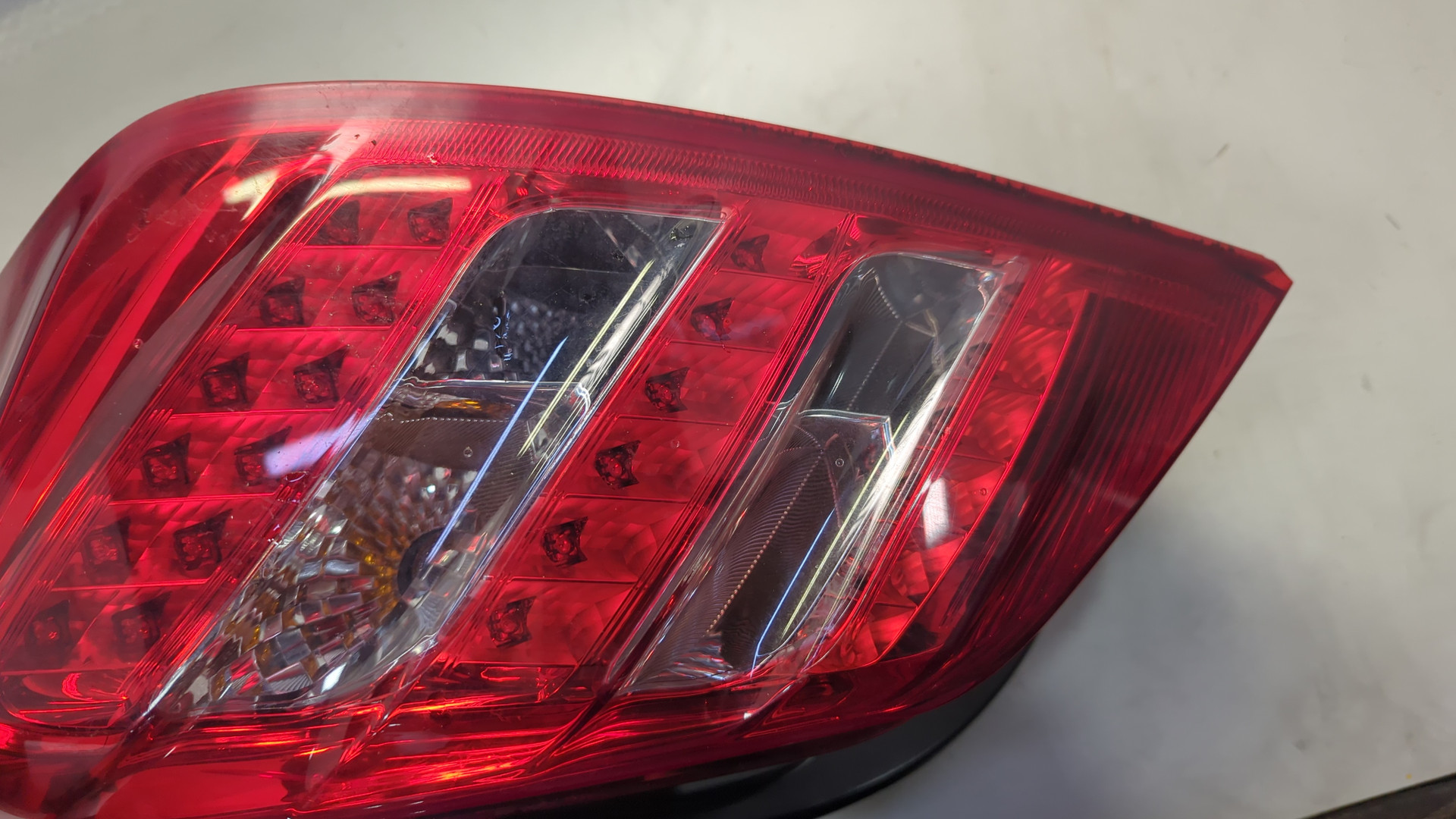 Фонарь задний правый