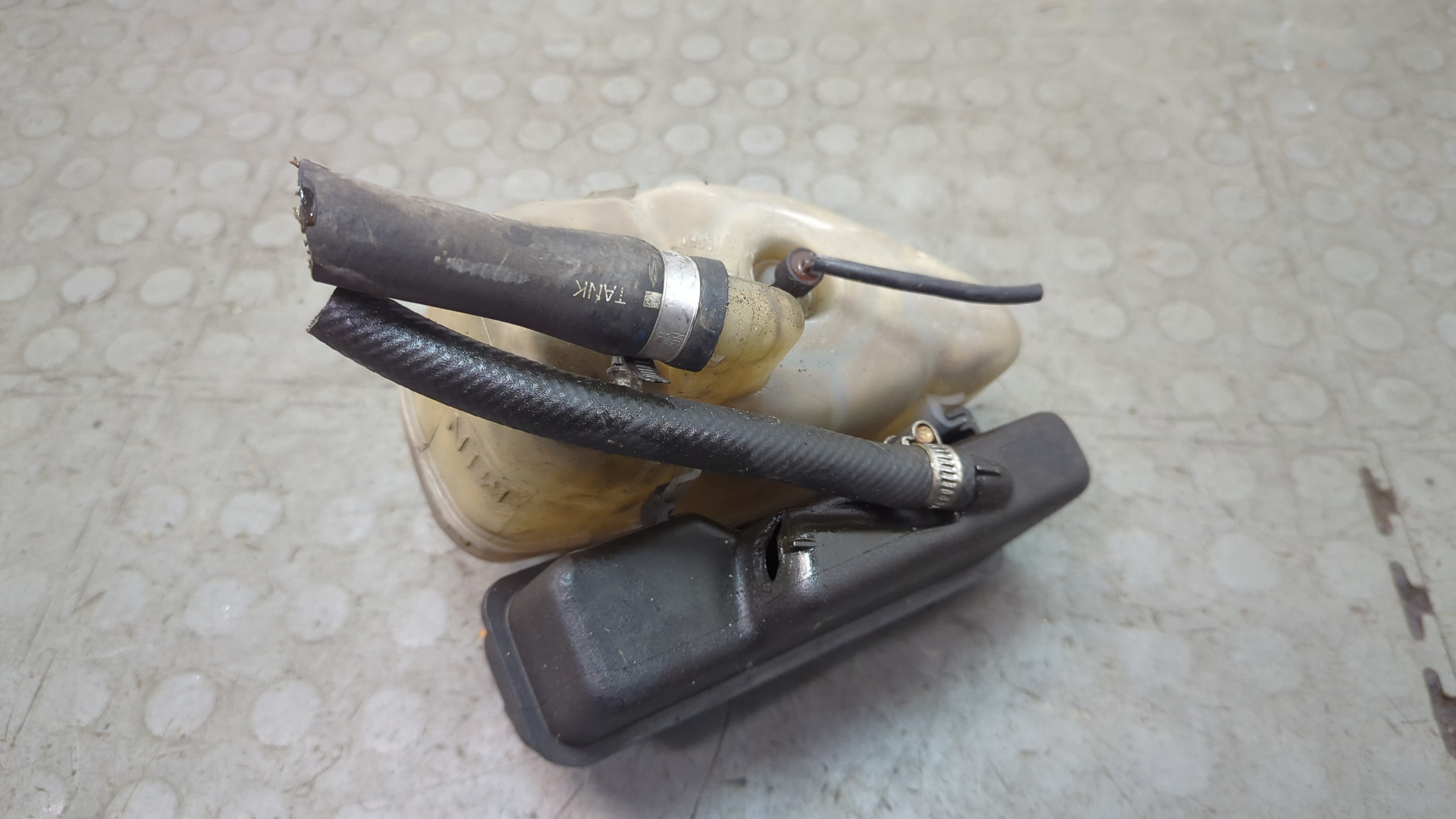 Бачок расширительный