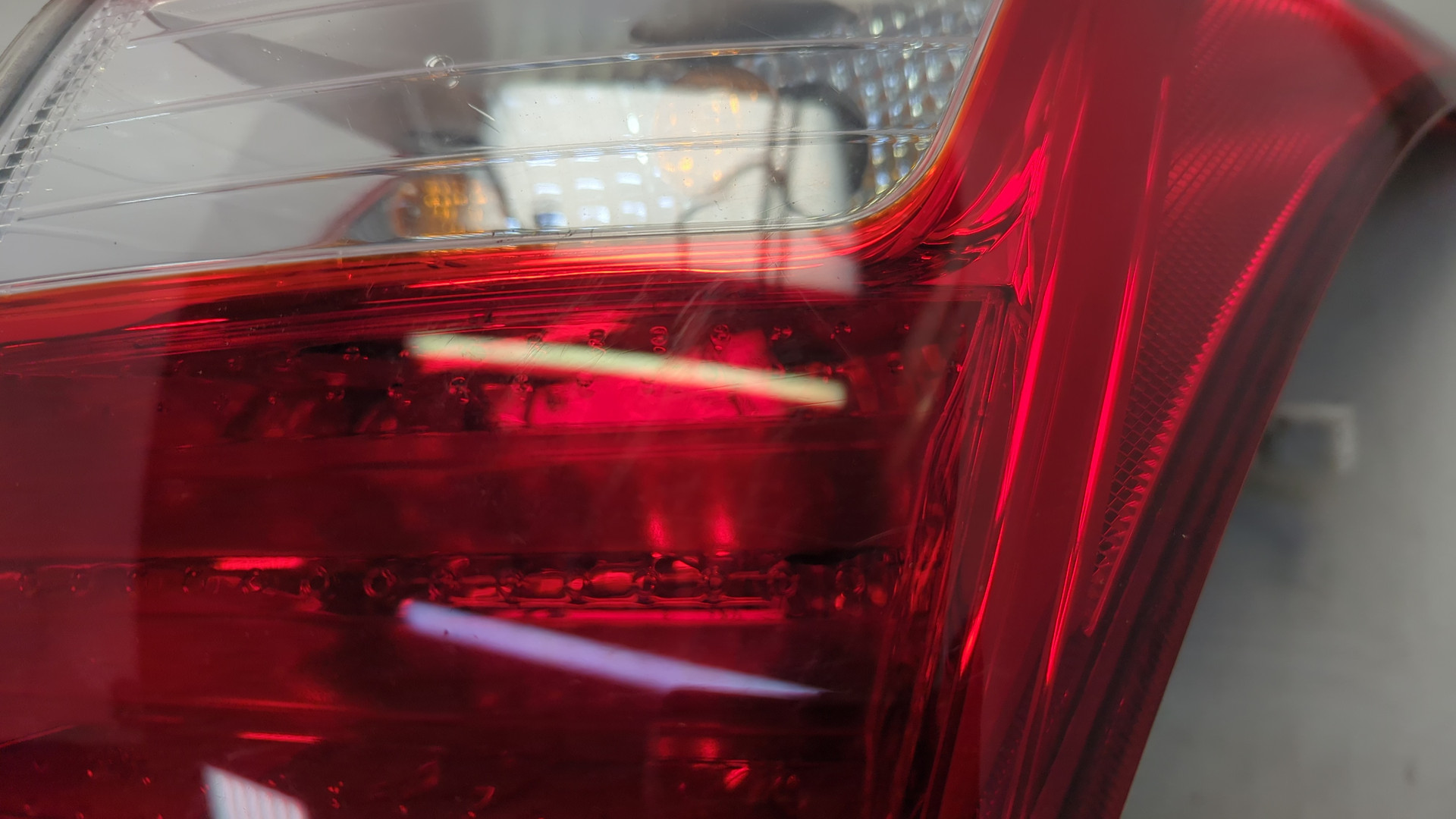 Фонарь задний правый