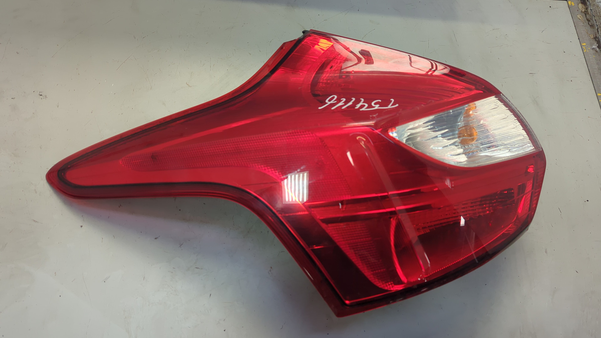 Фонарь задний левый