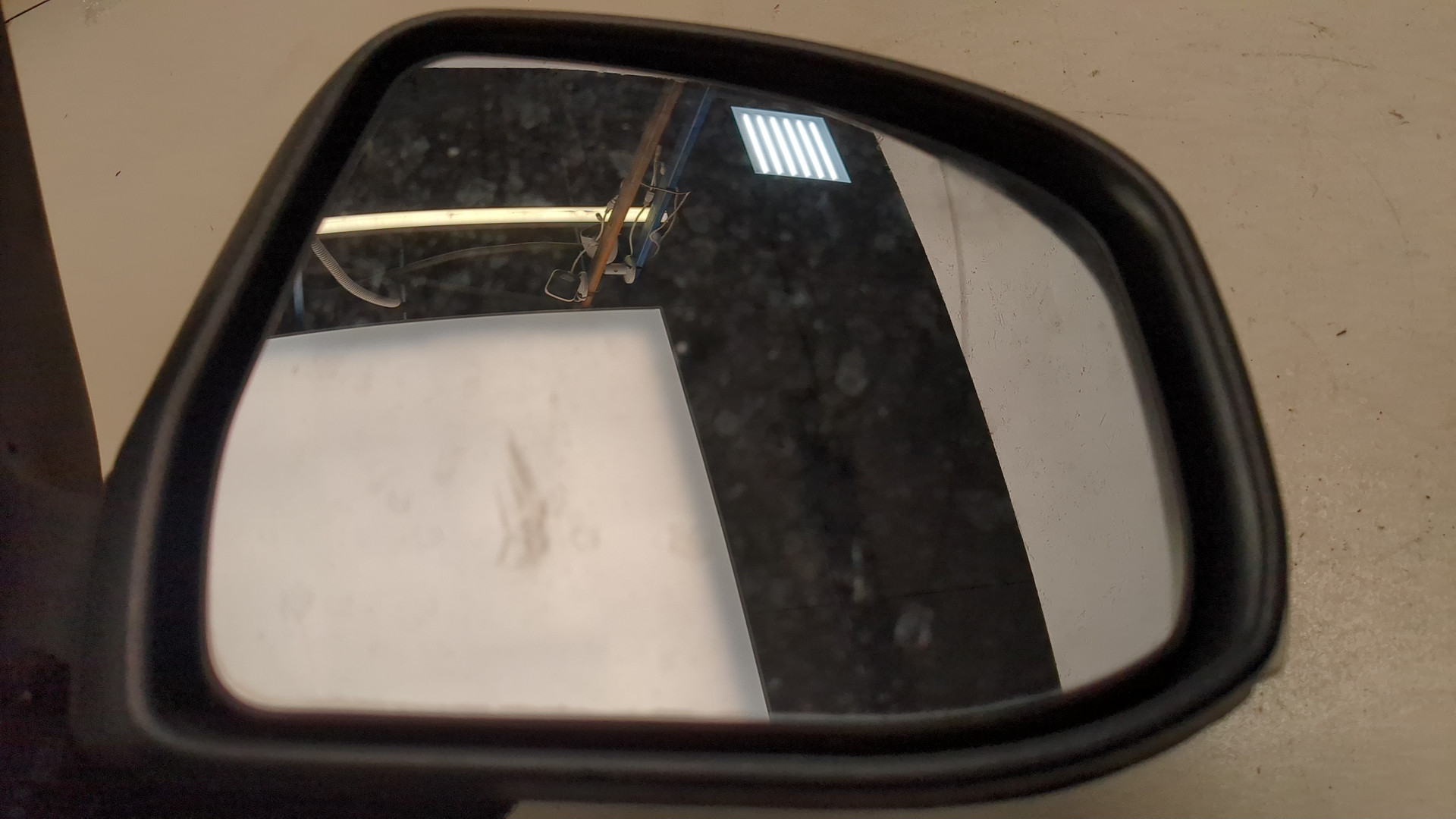 Зеркало правое электрическое