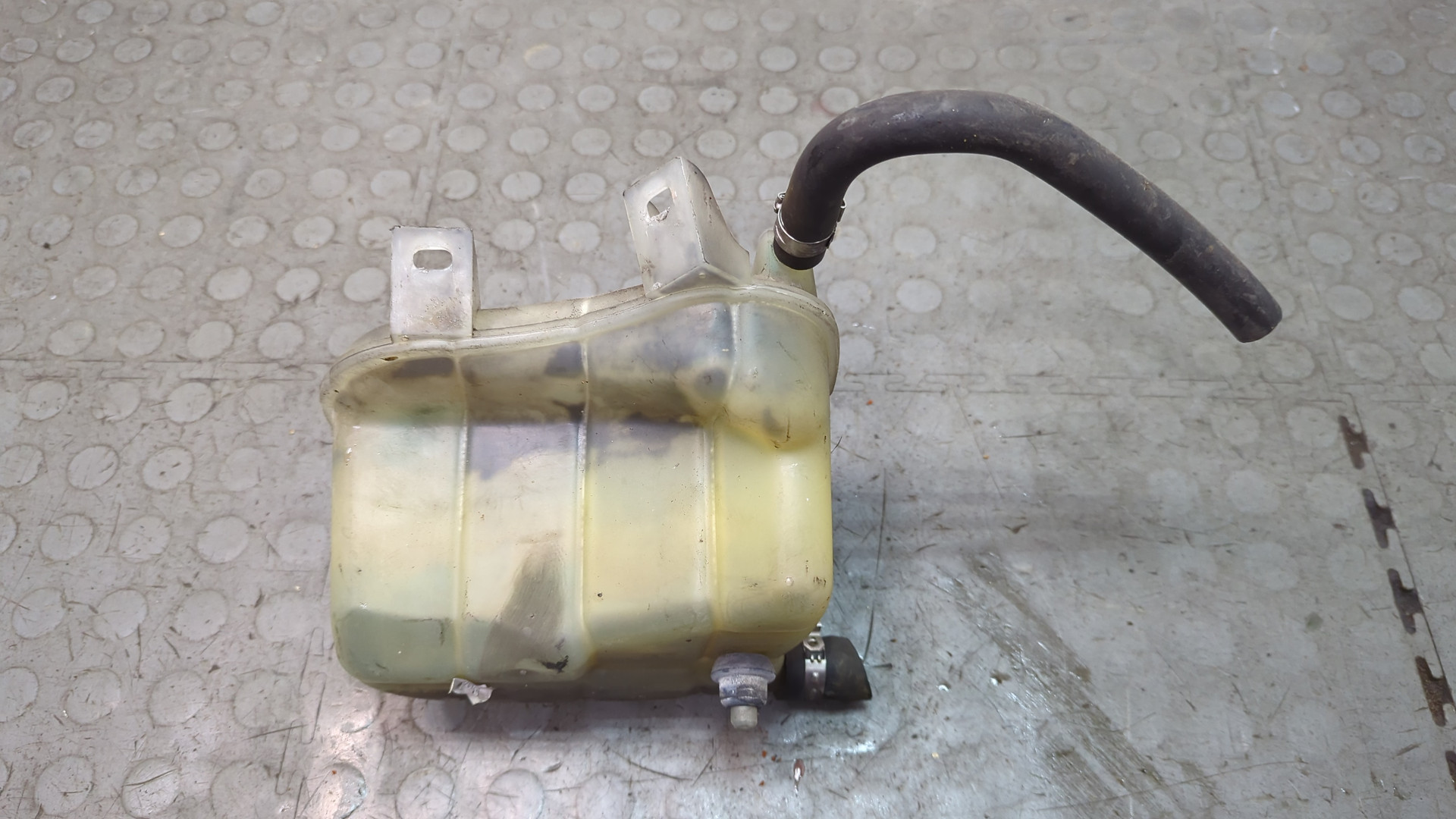 Бачок расширительный