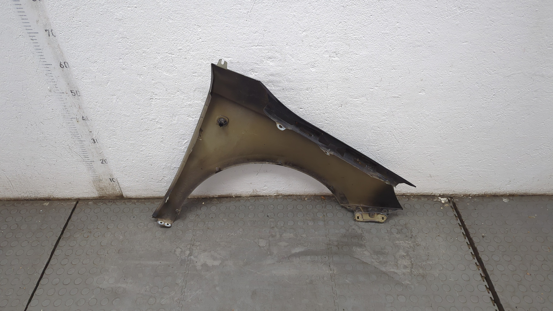 Крыло переднее левое