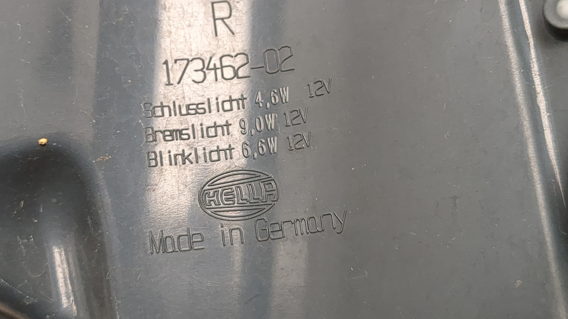 Фонарь задний правый