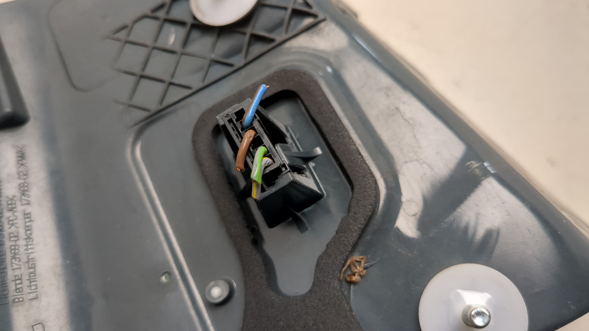 Фонарь задний правый