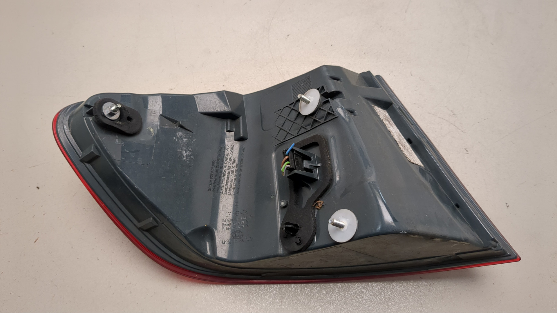 Фонарь задний правый