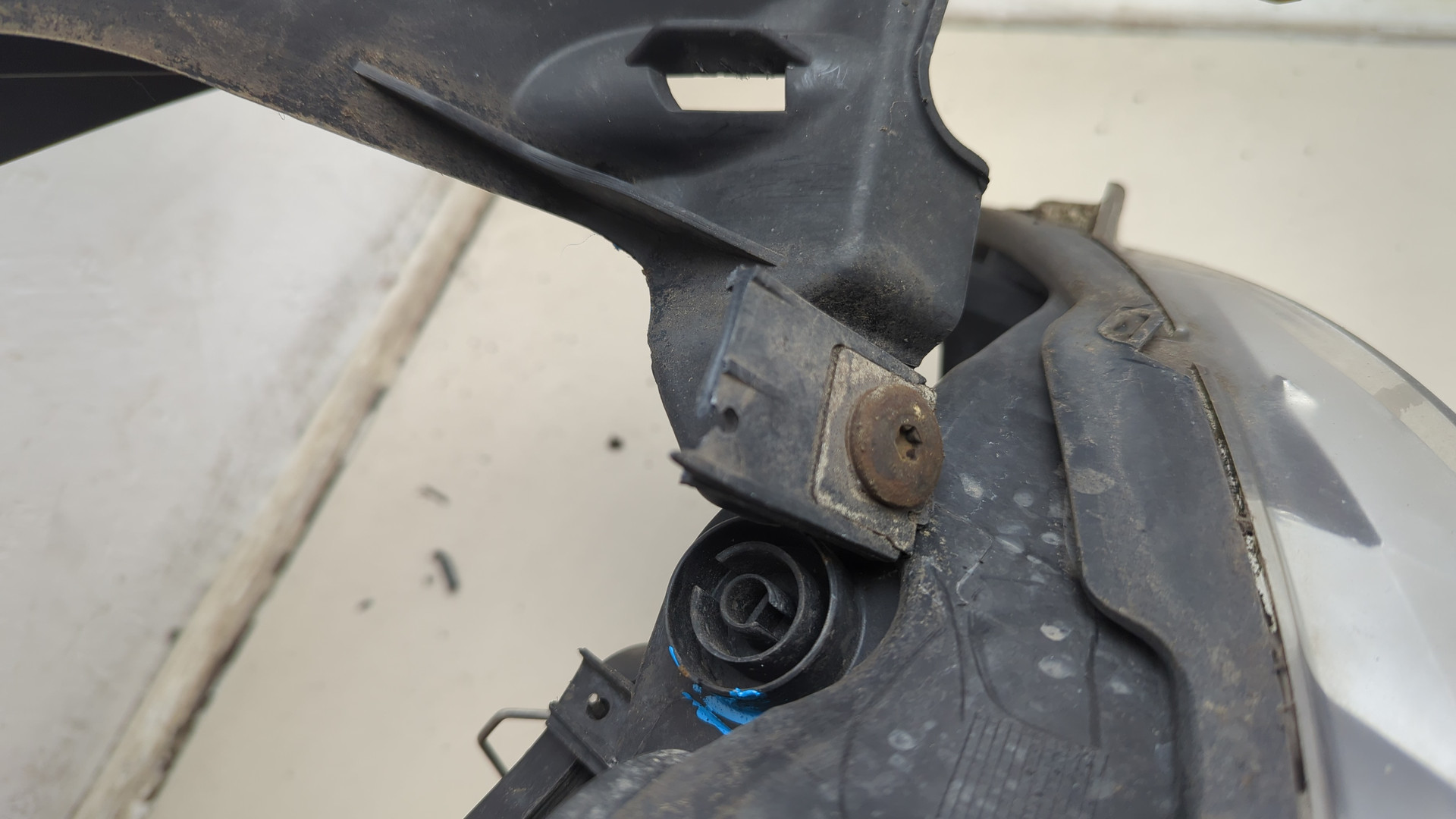 Фара правая