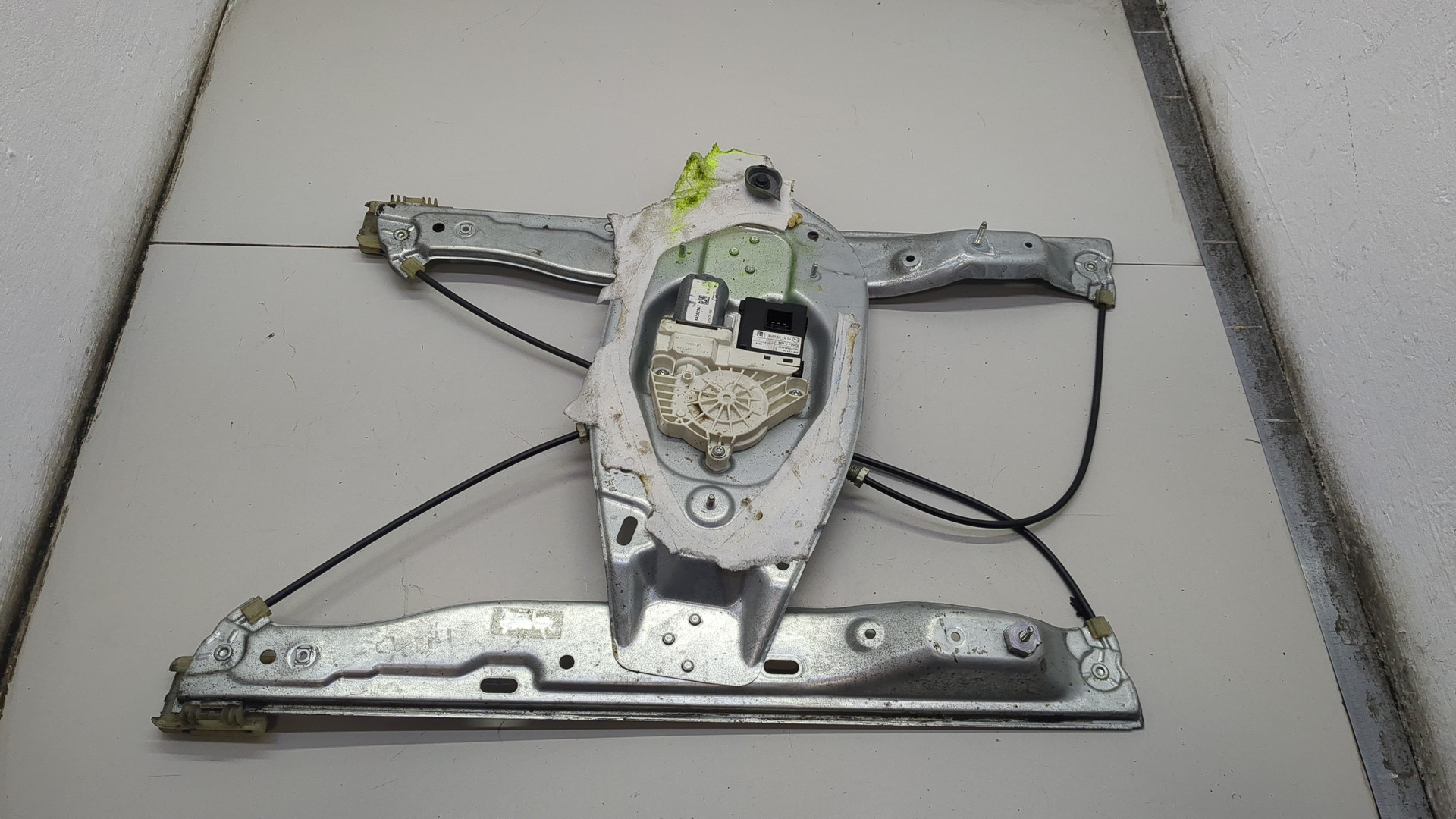 Стеклоподъемник электр. передний левый