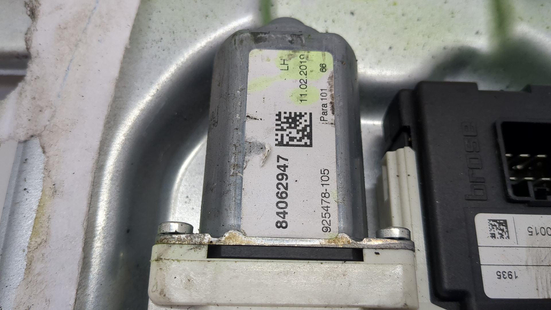 Стеклоподъемник электр. передний левый