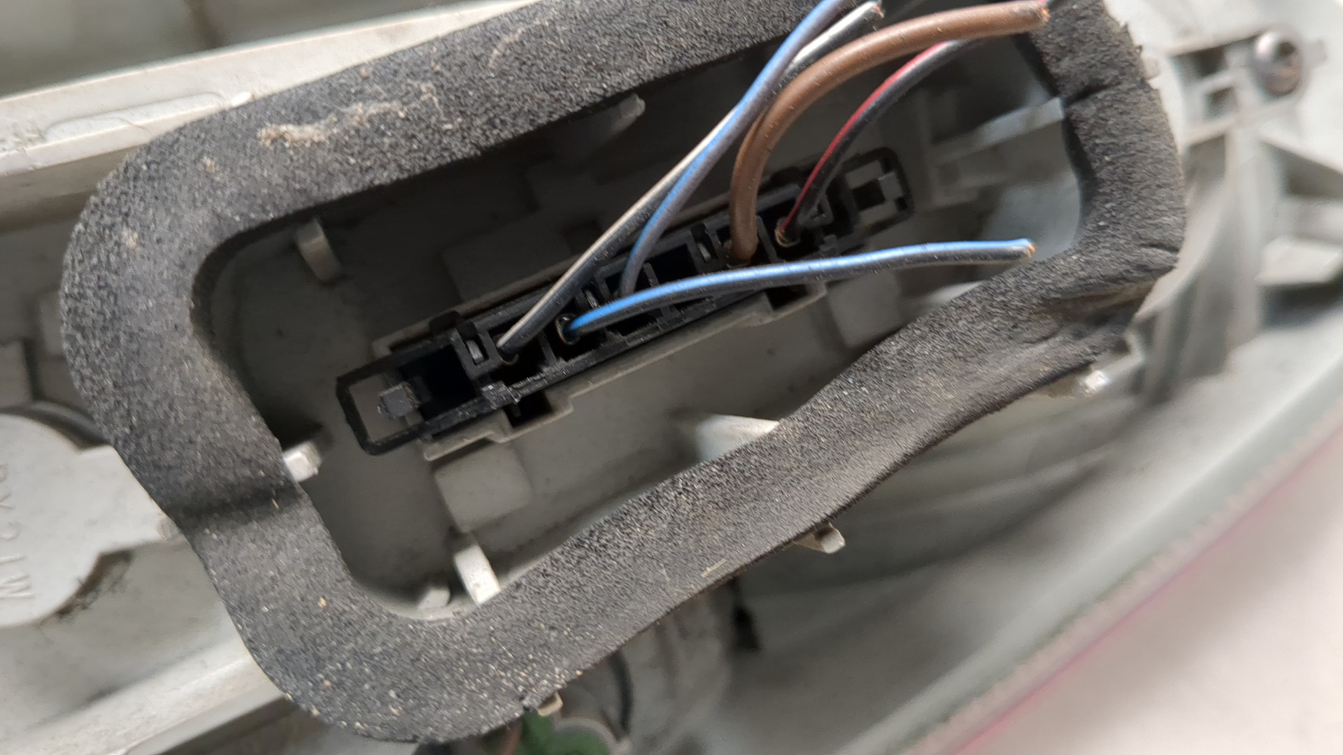 Фонарь задний левый