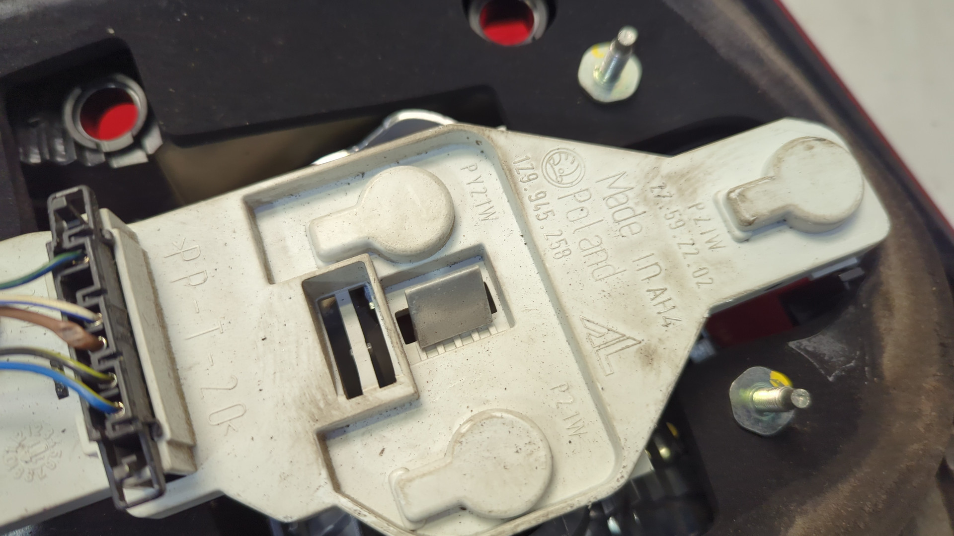 Фонарь задний правый