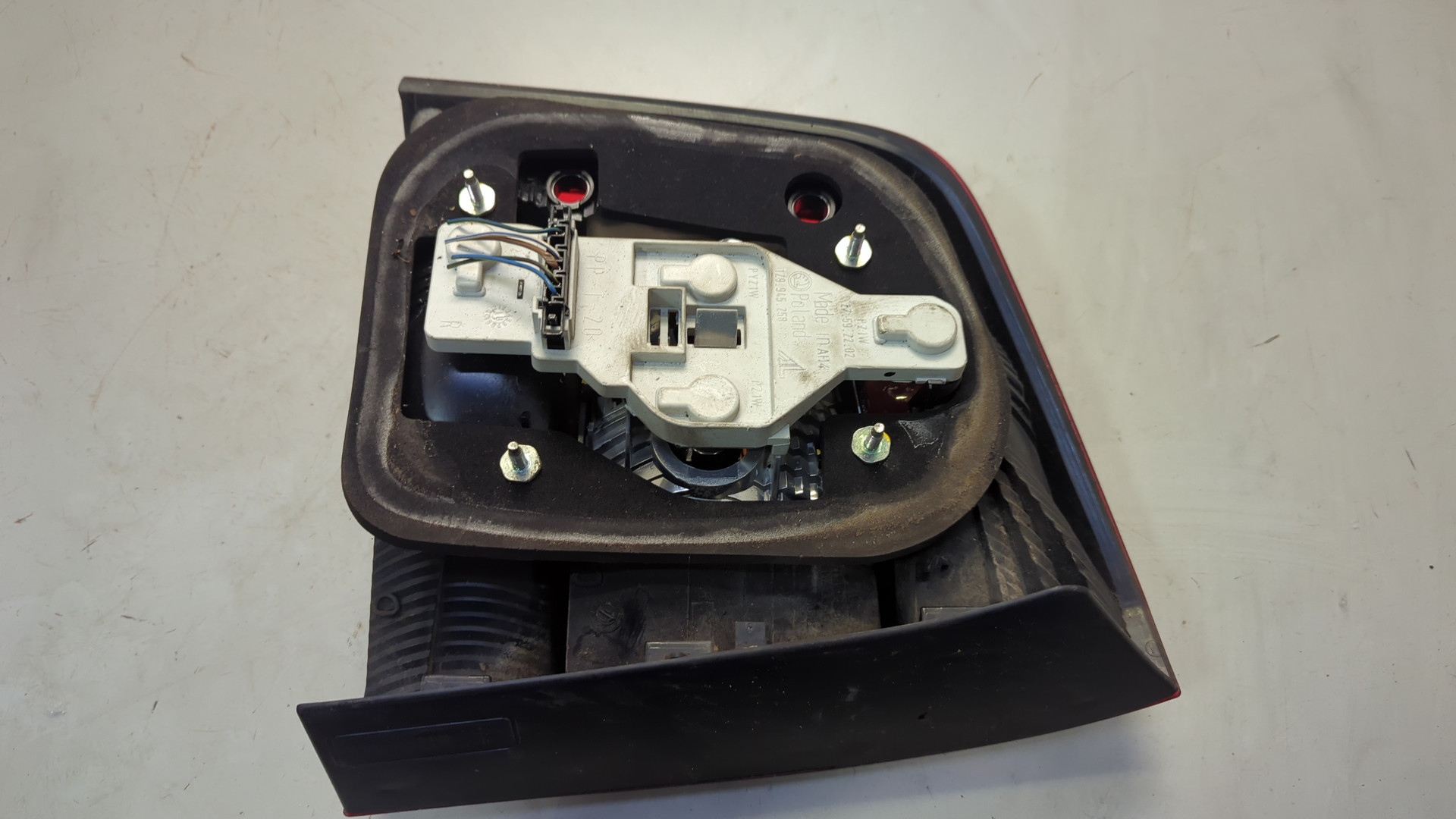 Фонарь задний правый