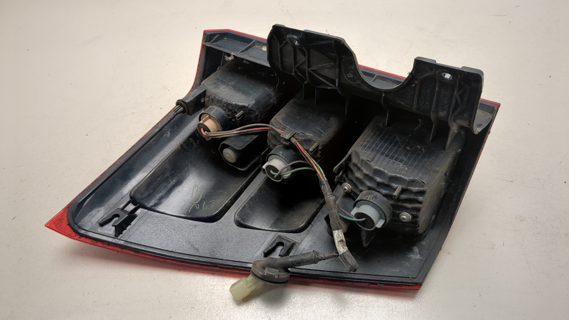 Фонарь задний правый