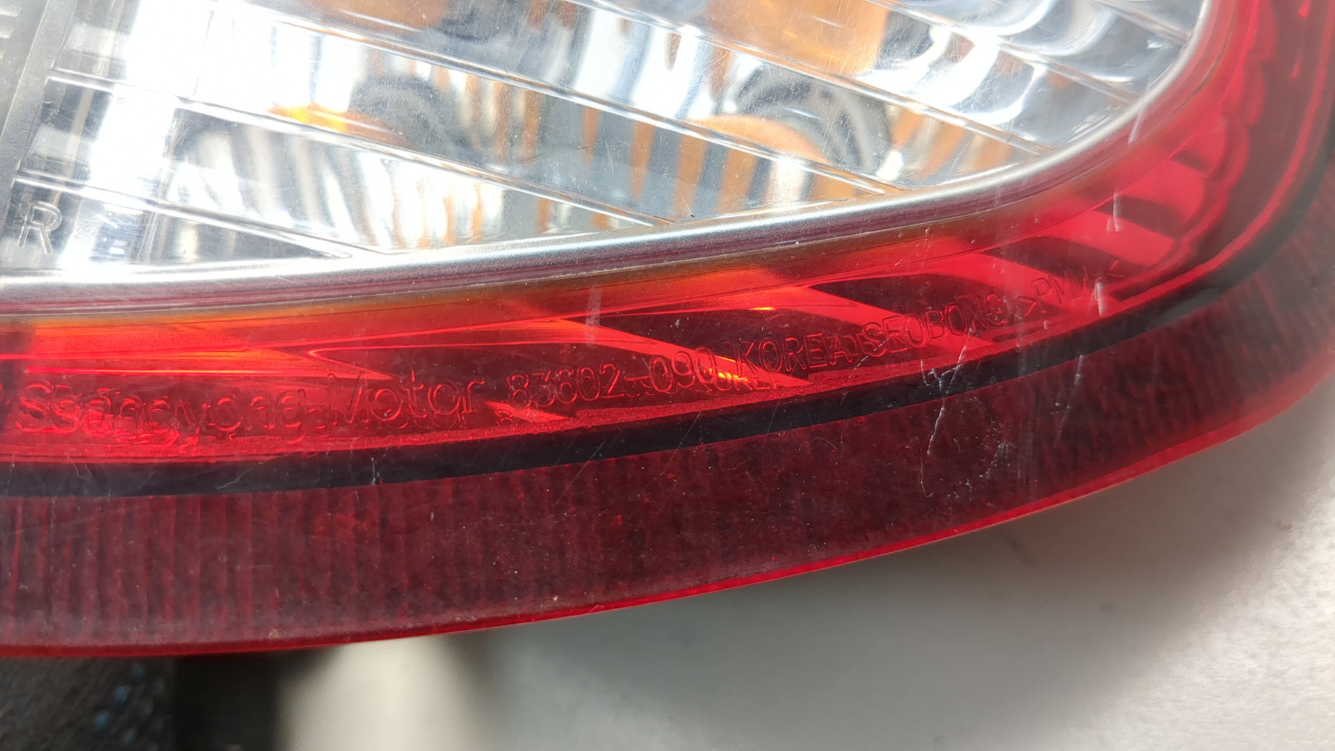 Фонарь задний правый