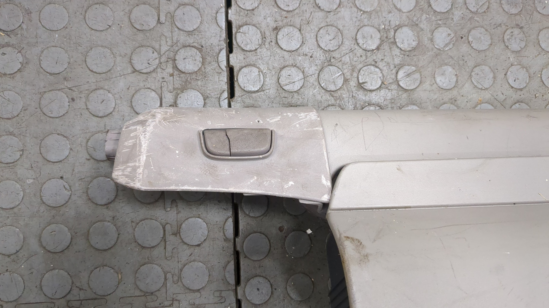 Шторка багажника