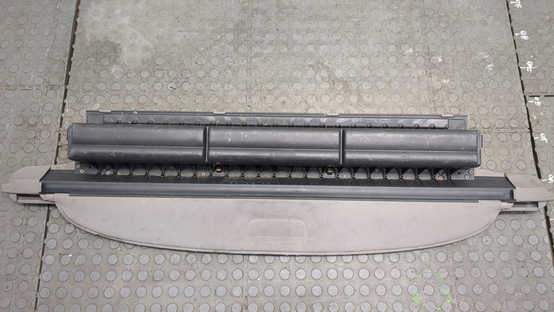 Шторка багажника